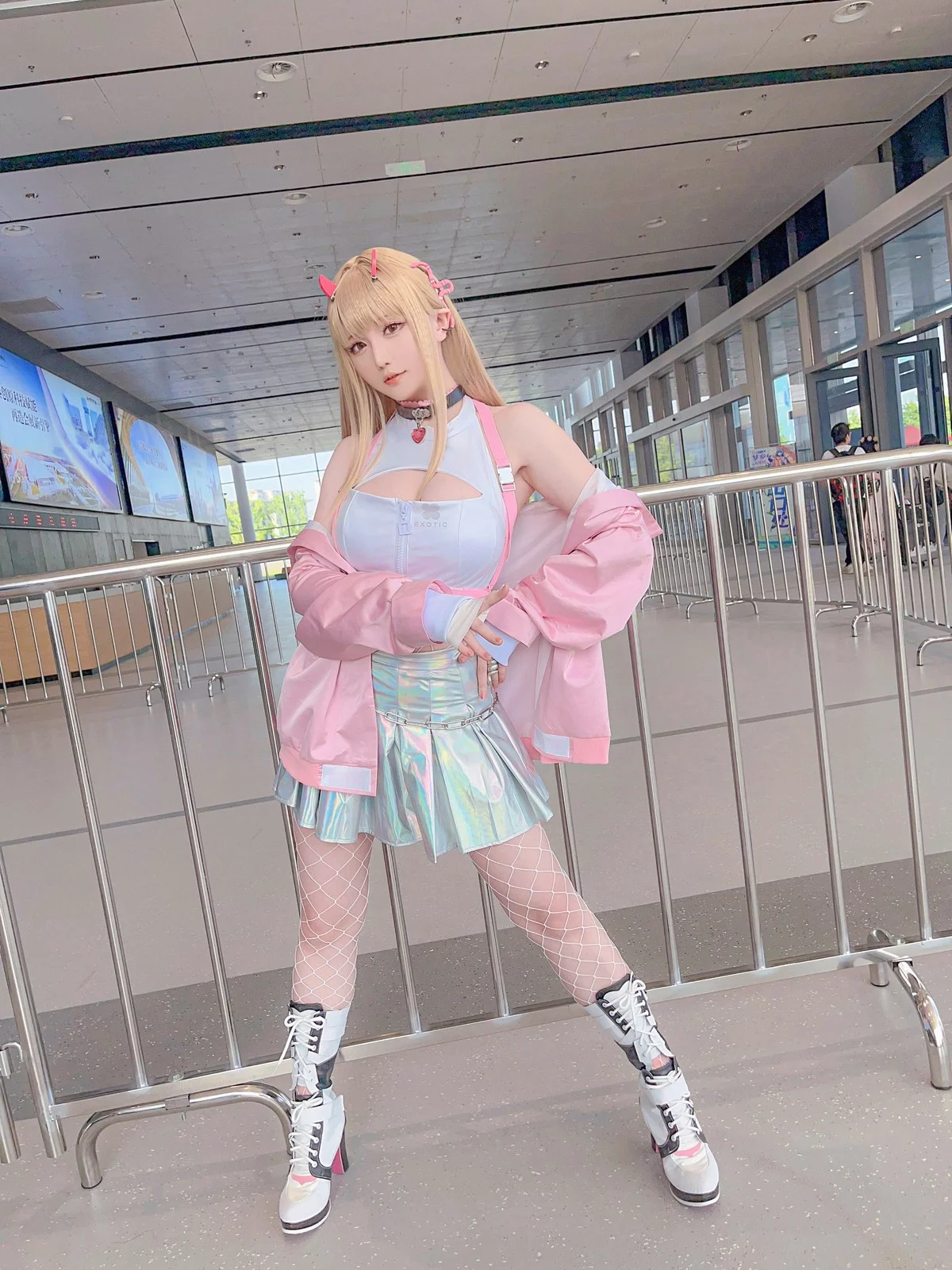 Coser小姐姐星之迟迟四月计划主题私房性感多套服饰秀丰满身材惹火诱惑写真359P