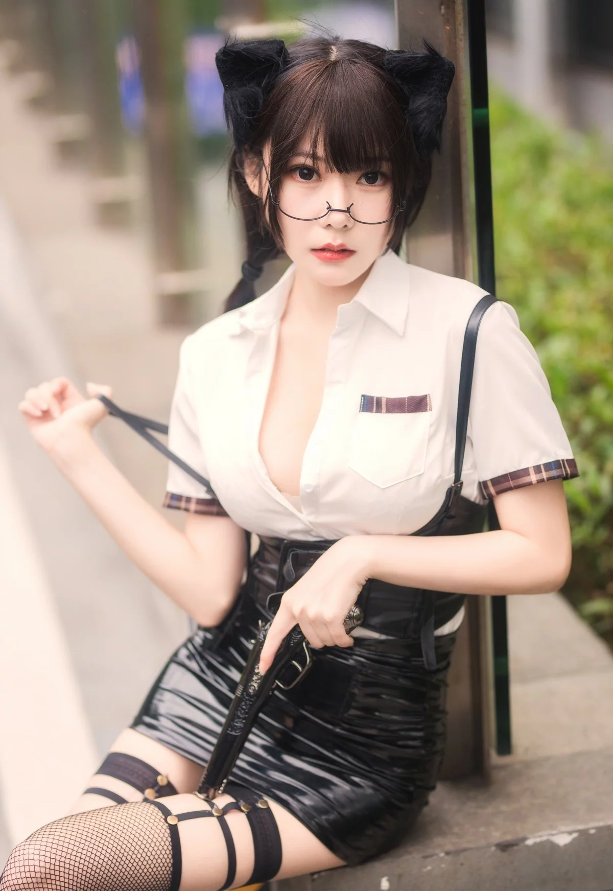 网络美女香草喵露露游戏嘉年华主题性感白T配黑皮短裙露黑丝袜完美诱惑写真69P