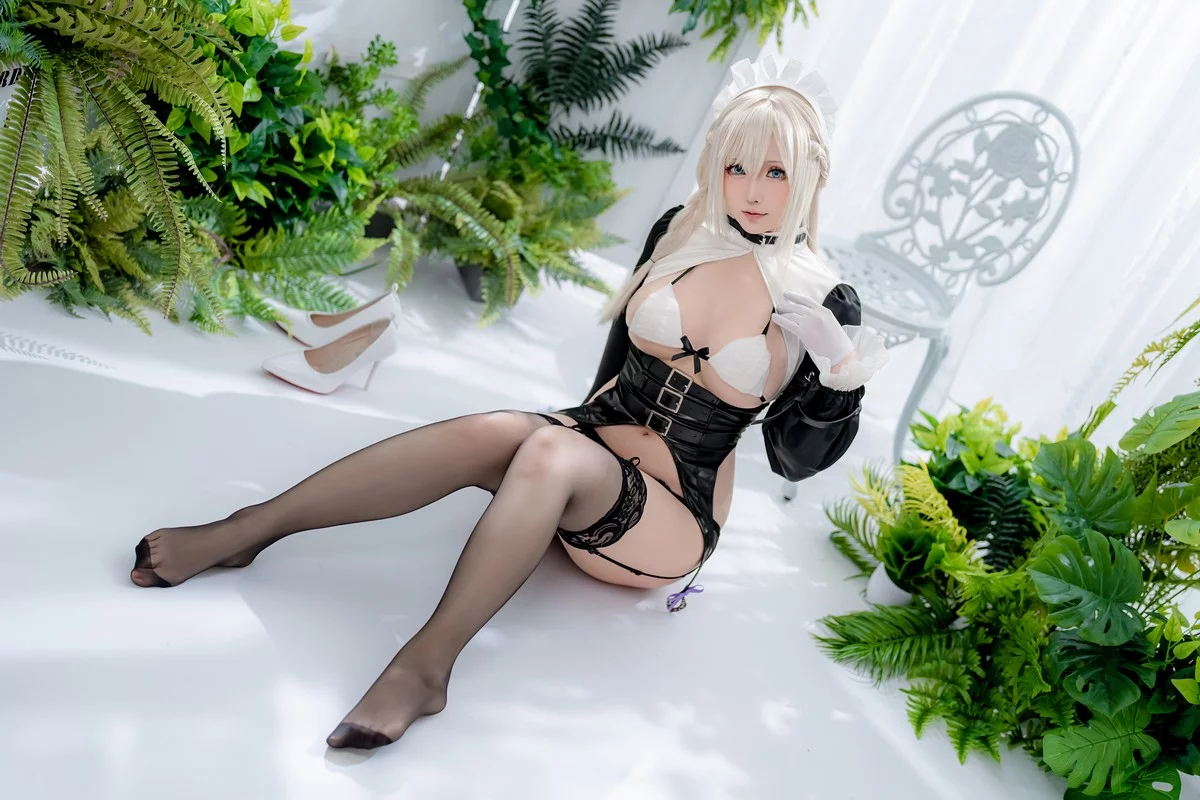 Coser小姐姐星之迟迟四月计划主题私房性感多套服饰秀丰满身材惹火诱惑写真359P