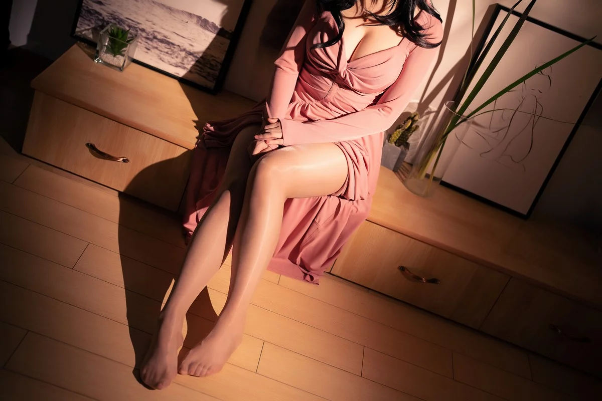 Coser小姐姐星之迟迟四月计划主题私房性感多套服饰秀丰满身材惹火诱惑写真359P