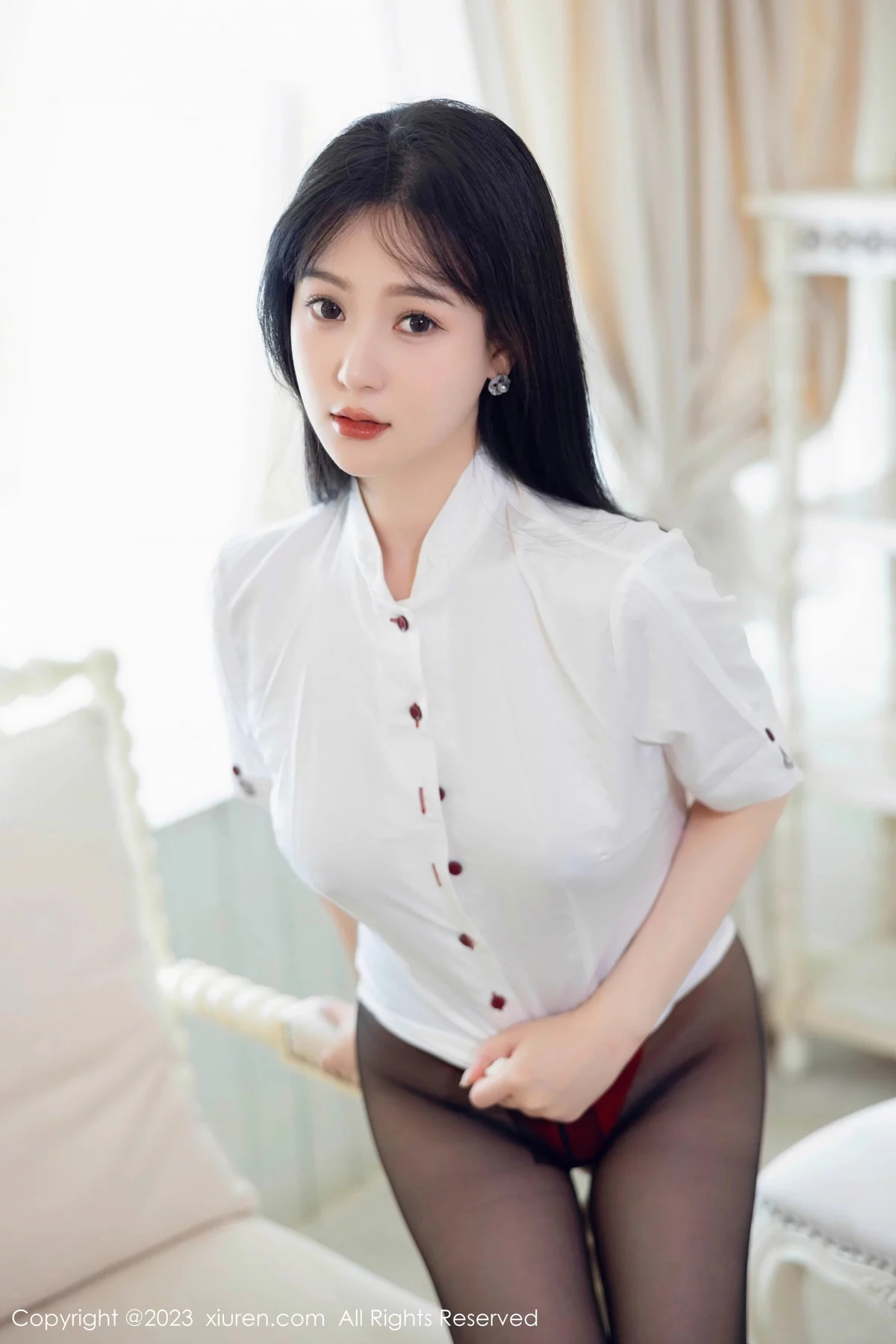 XiuRen第7037期_模特柚琪Rich私房半脱露红色内衣配黑丝袜秀翘臀美腿诱惑写真92P
