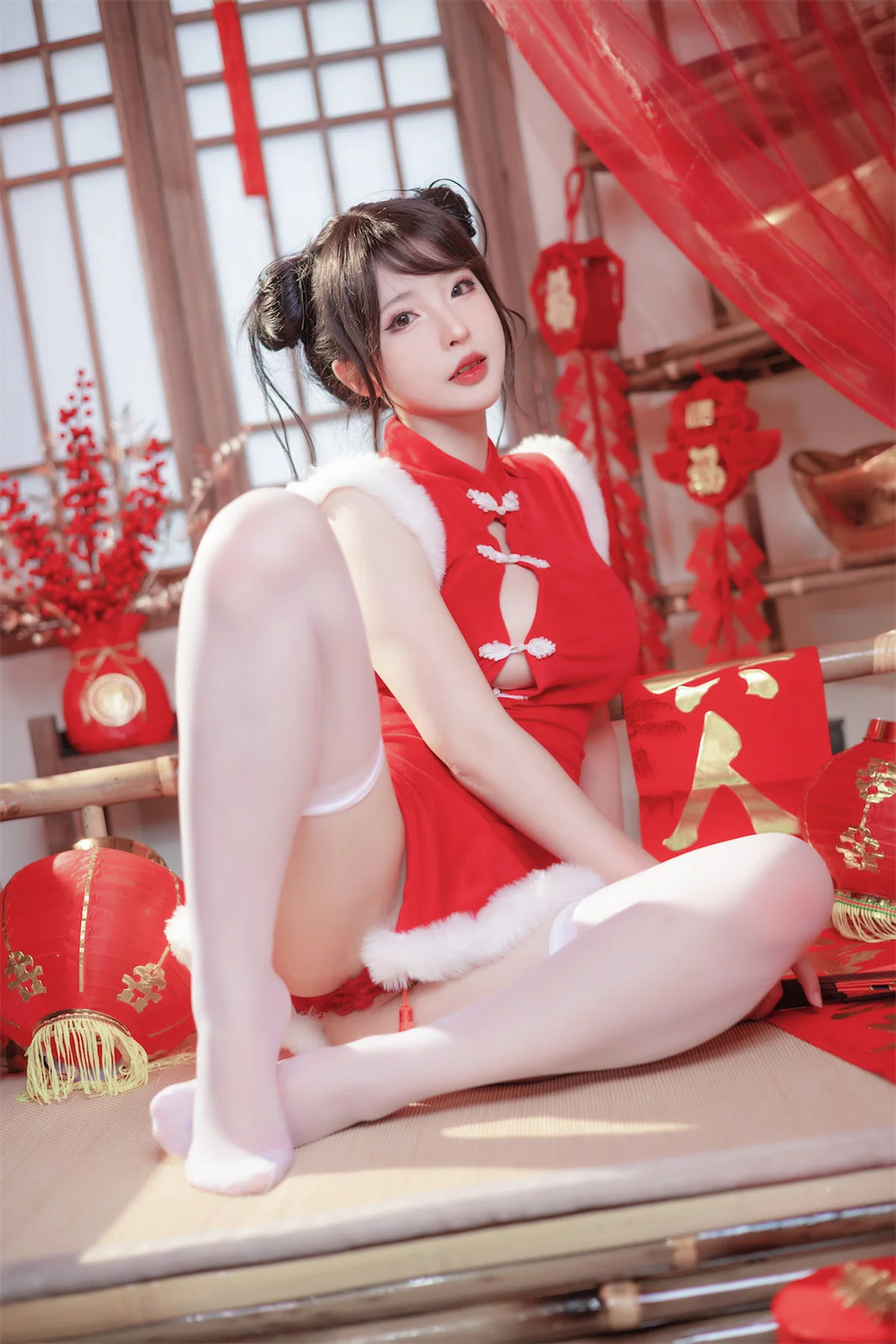 性感尤物清水由乃2023新年旗袍主题性感红色高开旗袍配白丝袜秀美腿诱惑写真77P