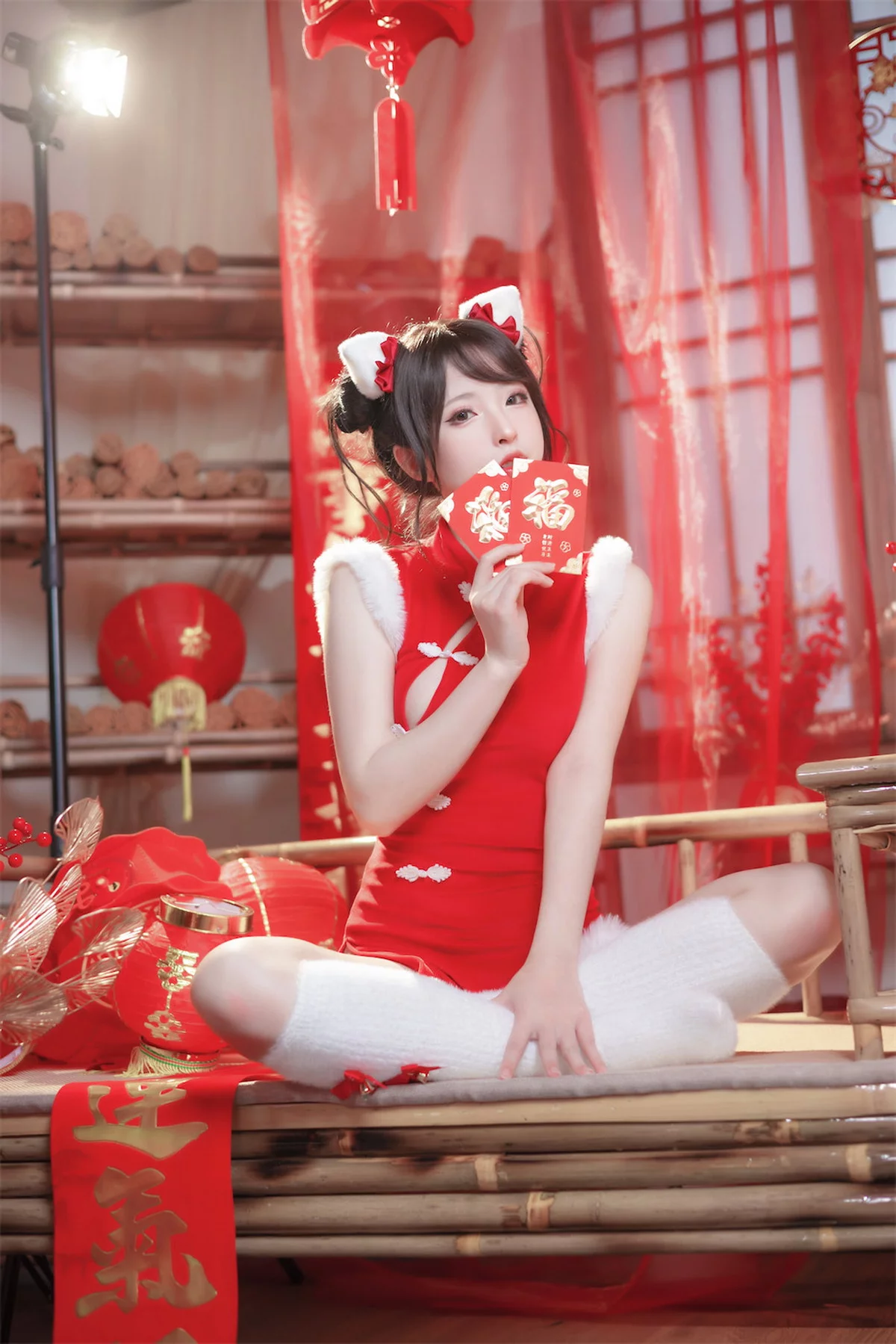 性感尤物清水由乃2023新年旗袍主题性感红色高开旗袍配白丝袜秀美腿诱惑写真77P