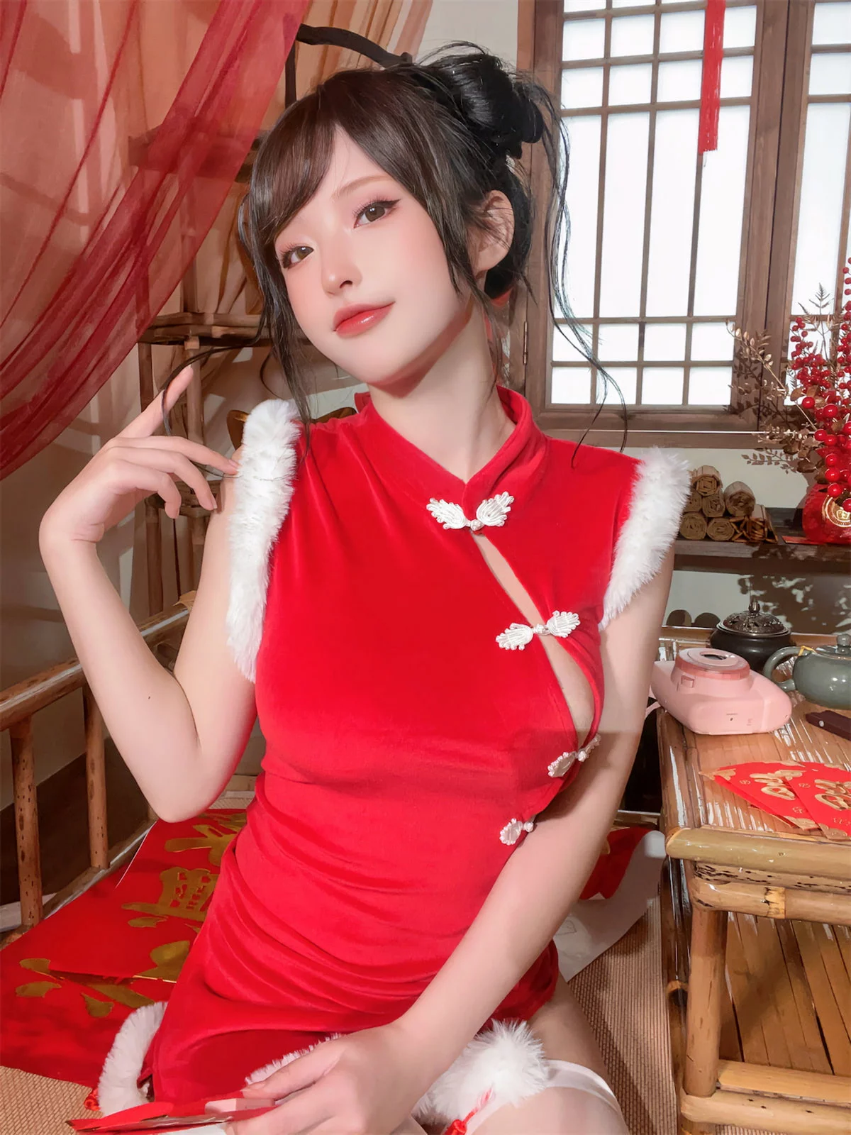 性感尤物清水由乃2023新年旗袍主题性感红色高开旗袍配白丝袜秀美腿诱惑写真77P