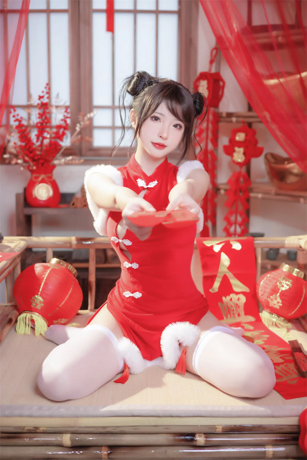 性感尤物清水由乃2023新年旗袍主题性感红色高开旗袍配白丝袜秀美腿诱惑写真77P