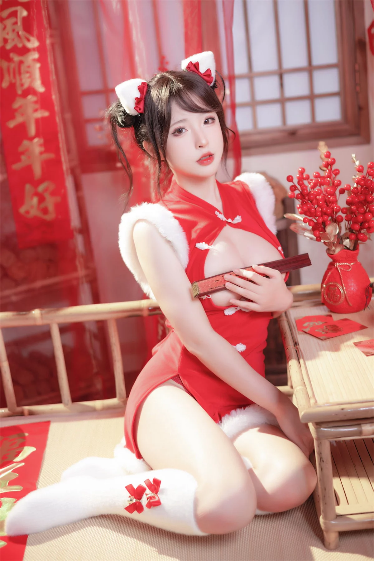 性感尤物清水由乃2023新年旗袍主题性感红色高开旗袍配白丝袜秀美腿诱惑写真77P