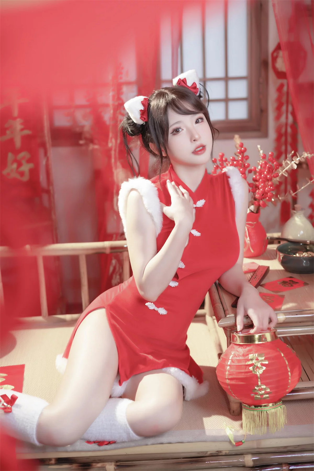 性感尤物清水由乃2023新年旗袍主题性感红色高开旗袍配白丝袜秀美腿诱惑写真77P