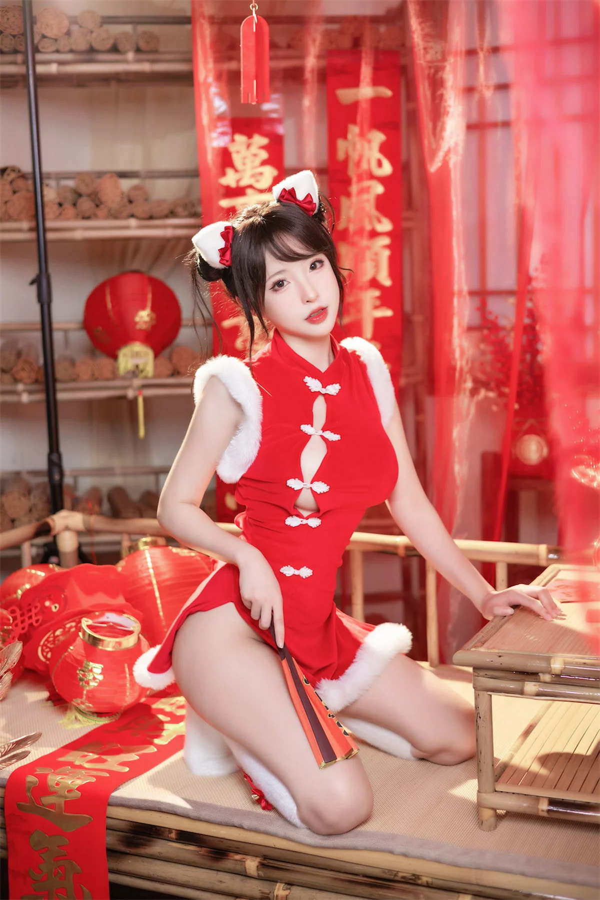 性感尤物清水由乃2023新年旗袍主题性感红色高开旗袍配白丝袜秀美腿诱惑写真77P