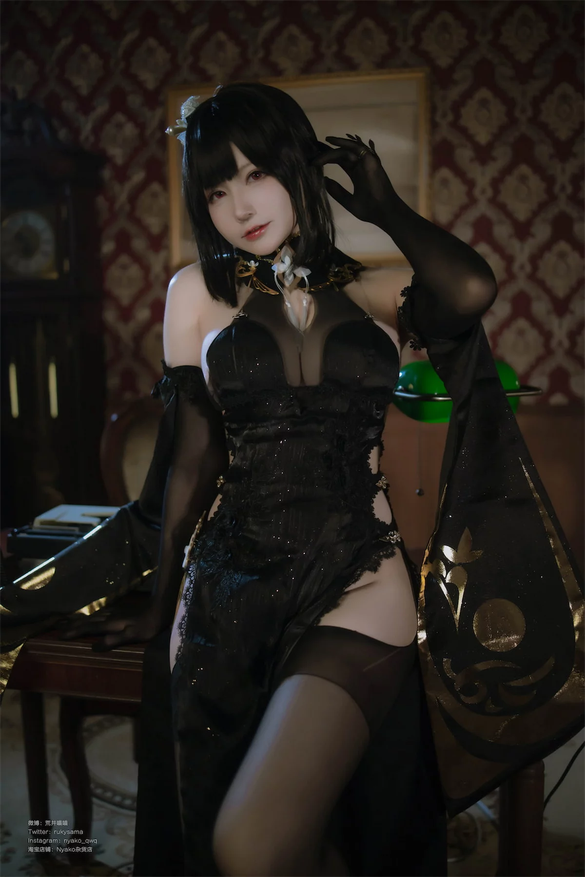 网络美女Nyako喵子碧蓝航线镇海主题性感黑色薄透礼裙配超薄黑丝极致魅惑写真46P