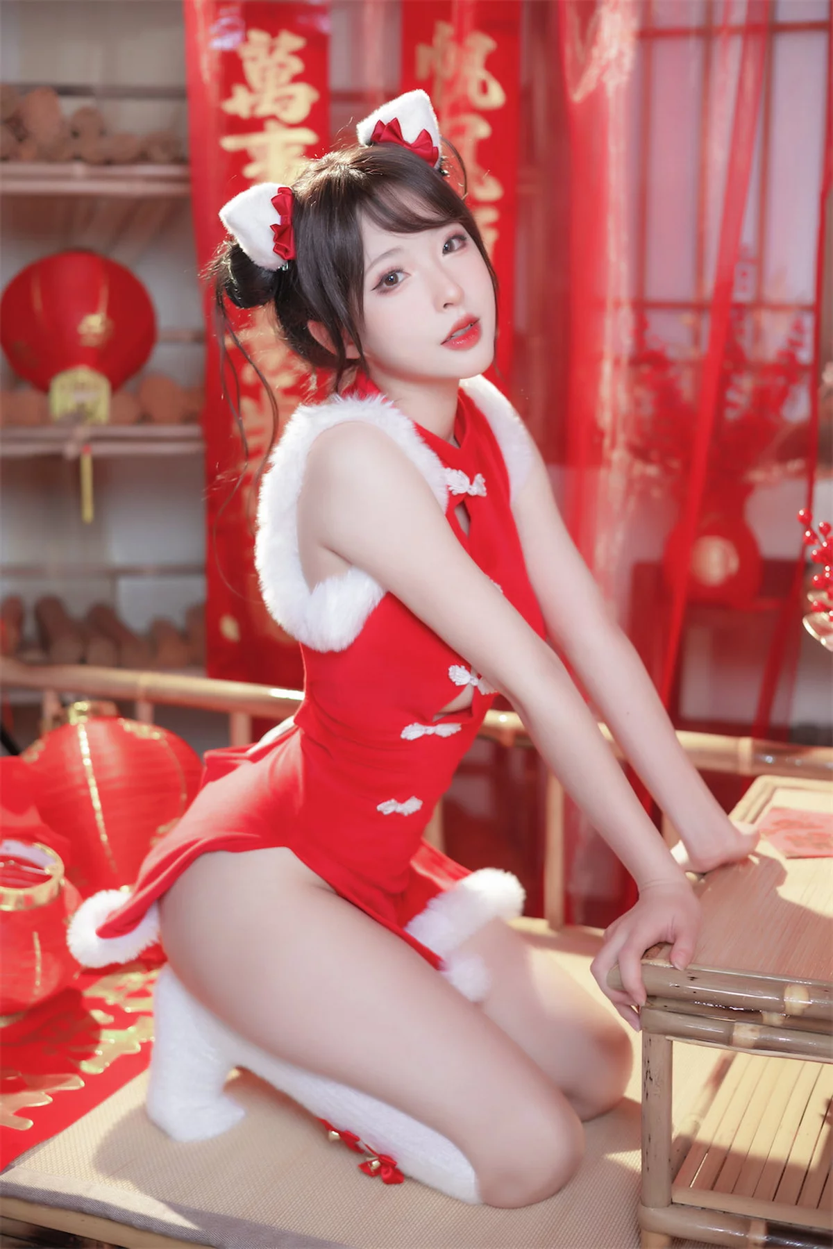 性感尤物清水由乃2023新年旗袍主题性感红色高开旗袍配白丝袜秀美腿诱惑写真77P