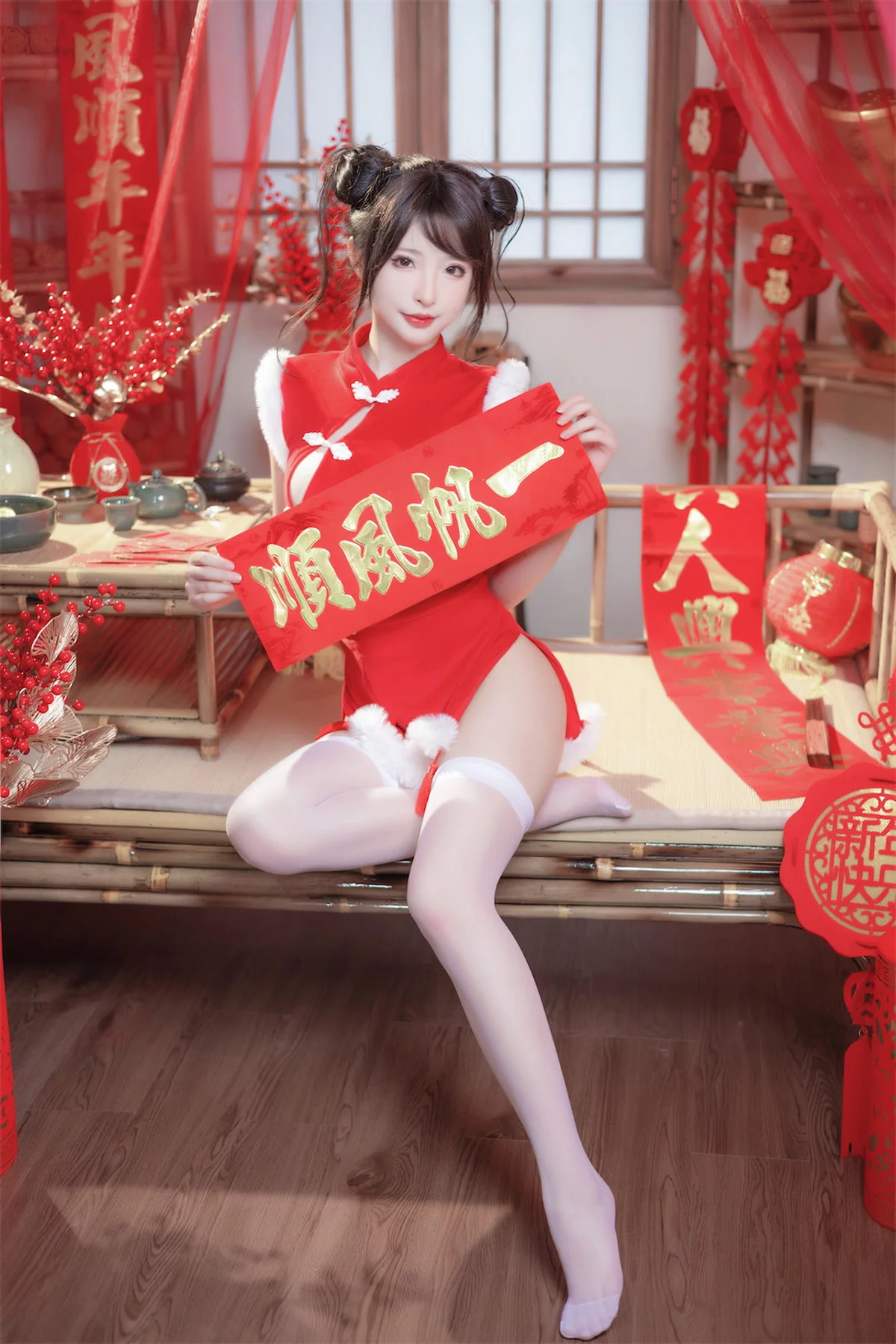性感尤物清水由乃2023新年旗袍主题性感红色高开旗袍配白丝袜秀美腿诱惑写真77P