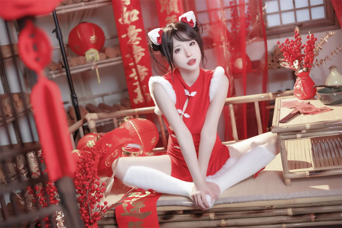 性感尤物清水由乃2023新年旗袍主题性感红色高开旗袍配白丝袜秀美腿诱惑写真77P