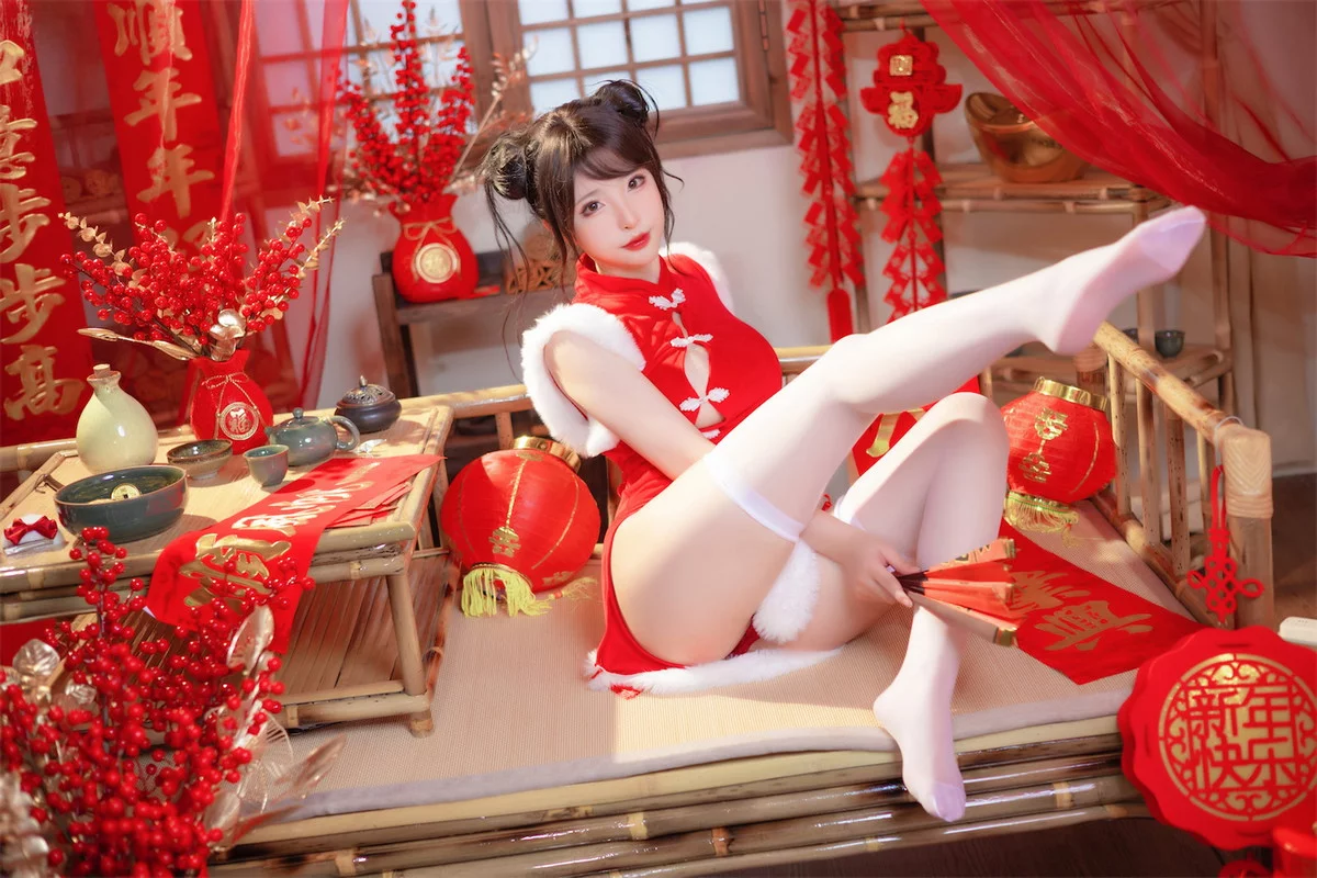 性感尤物清水由乃2023新年旗袍主题性感红色高开旗袍配白丝袜秀美腿诱惑写真77P