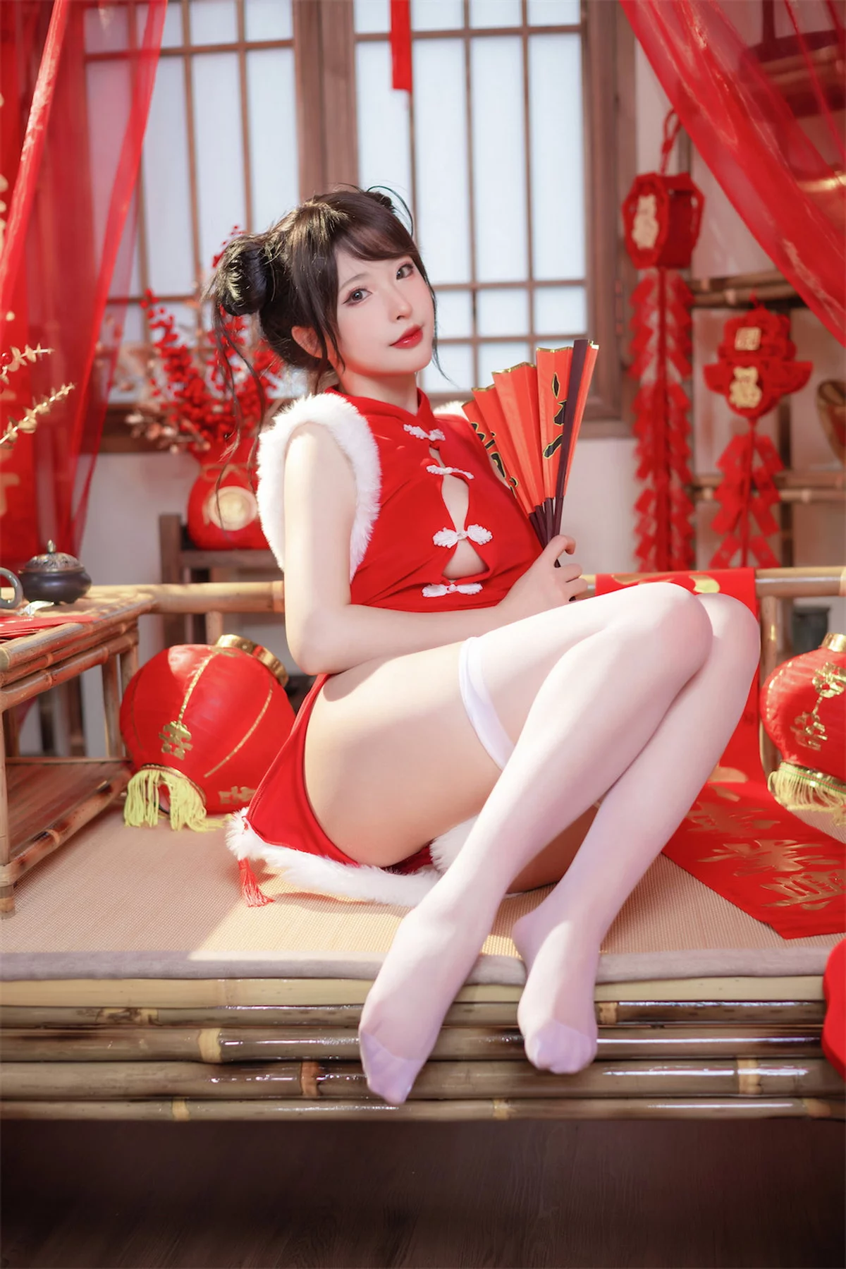 性感尤物清水由乃2023新年旗袍主题性感红色高开旗袍配白丝袜秀美腿诱惑写真77P