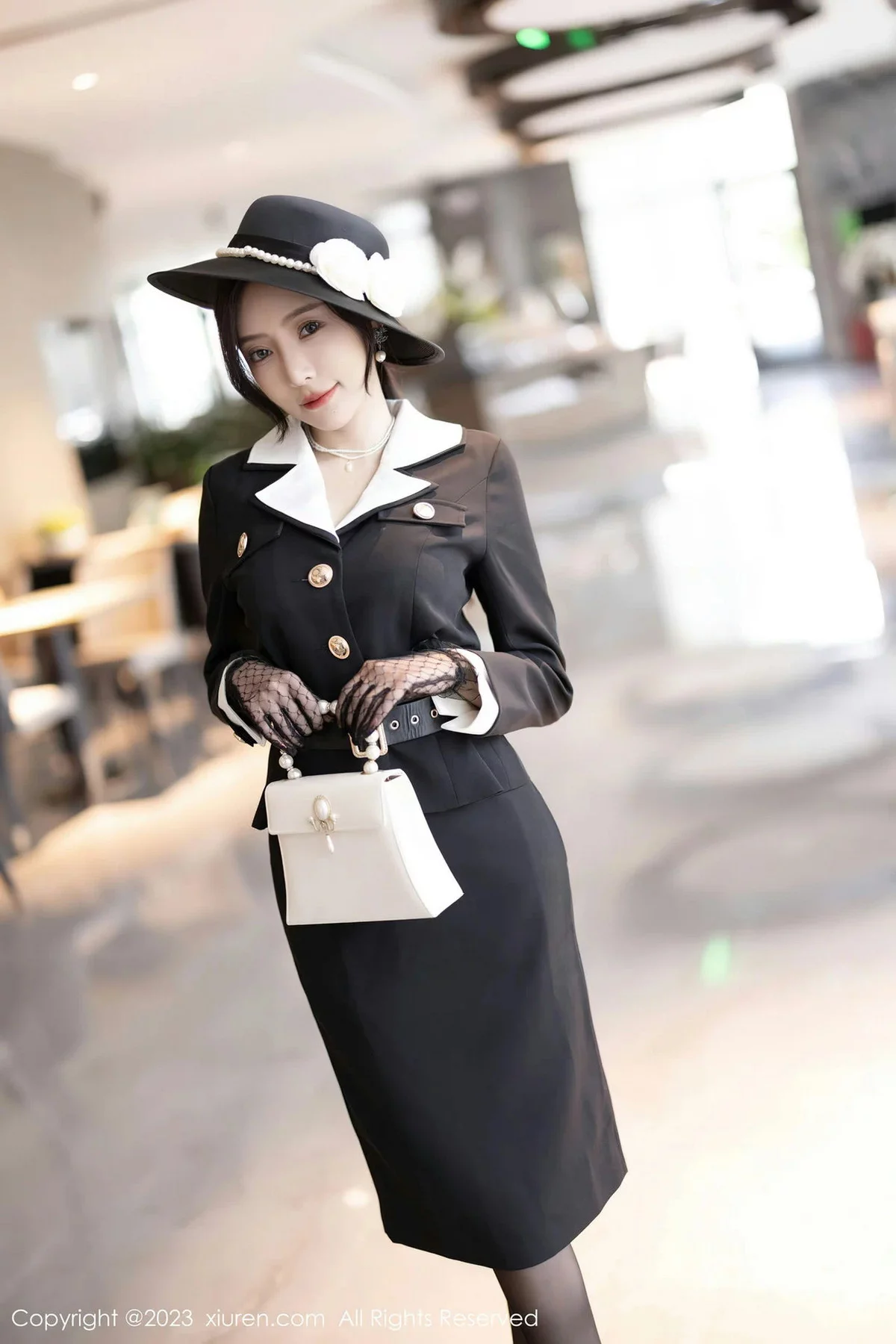 XiuRen第7048期_女神王馨瑶yanni墨绿色轻透蕾丝内衣配黑丝秀完美身材诱惑写真81P