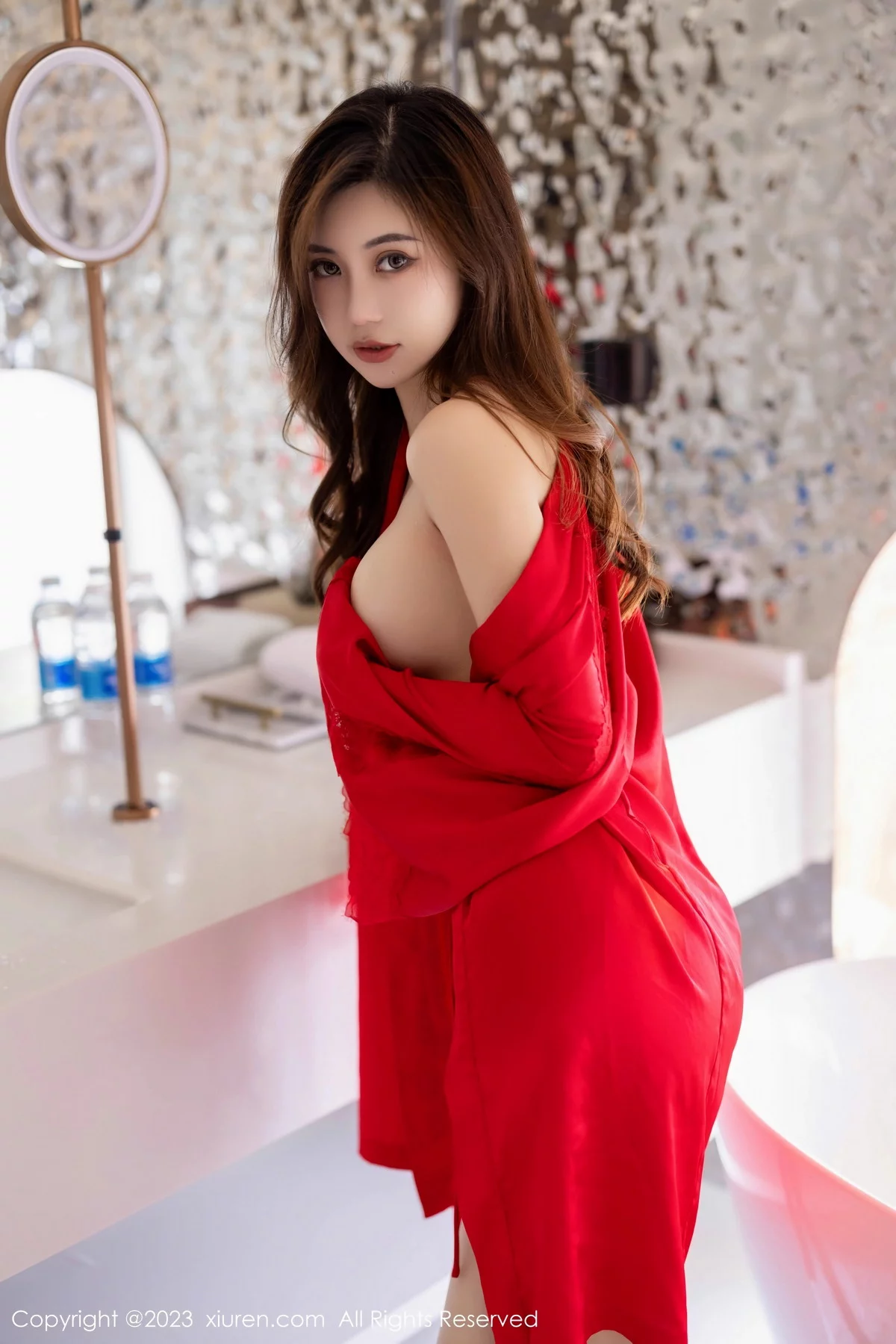 XiuRen第7043期_女神绮里嘉ula性感红色睡裙露红色蕾丝内衣配原色丝袜诱惑写真87P