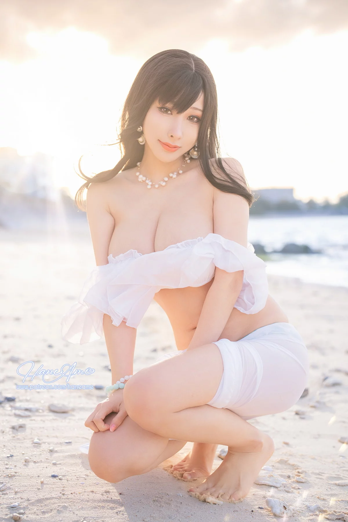 Coser美女雨波_HaneAme冲绳白沙之恋主题沙滩白色低胸服饰秀豪乳诱惑写真41P