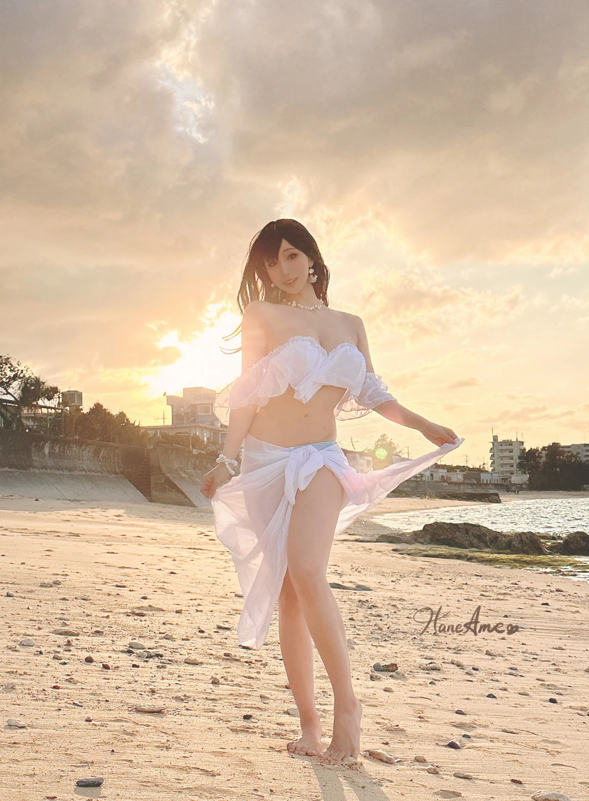 Coser美女雨波_HaneAme冲绳白沙之恋主题沙滩白色低胸服饰秀豪乳诱惑写真41P