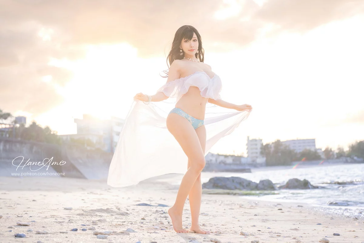 Coser美女雨波_HaneAme冲绳白沙之恋主题沙滩白色低胸服饰秀豪乳诱惑写真41P