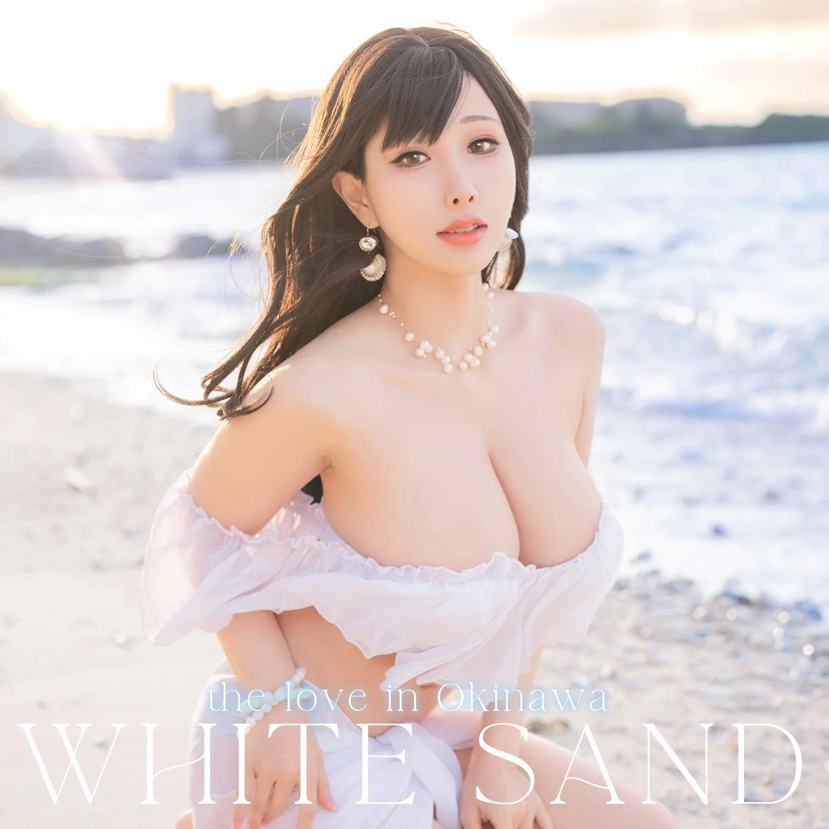 Coser美女雨波_HaneAme冲绳白沙之恋主题沙滩白色低胸服饰秀豪乳诱惑写真41P