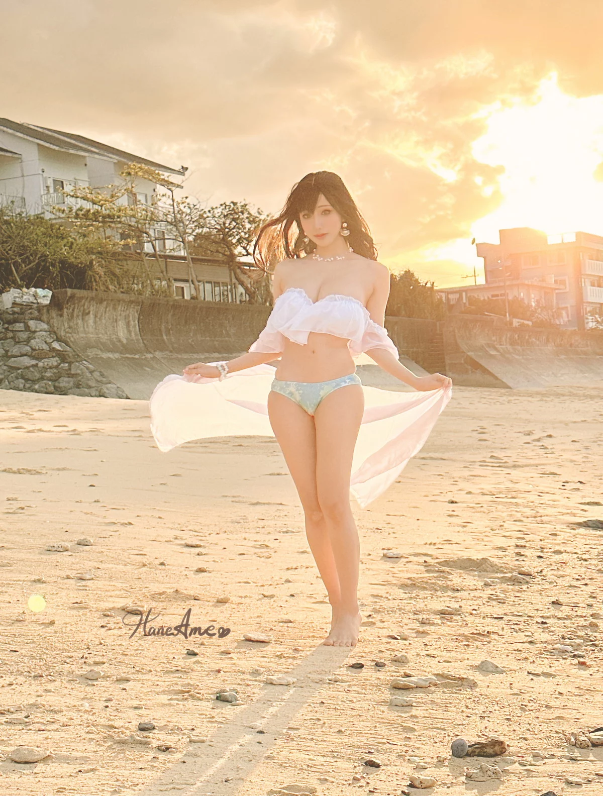 Coser美女雨波_HaneAme冲绳白沙之恋主题沙滩白色低胸服饰秀豪乳诱惑写真41P