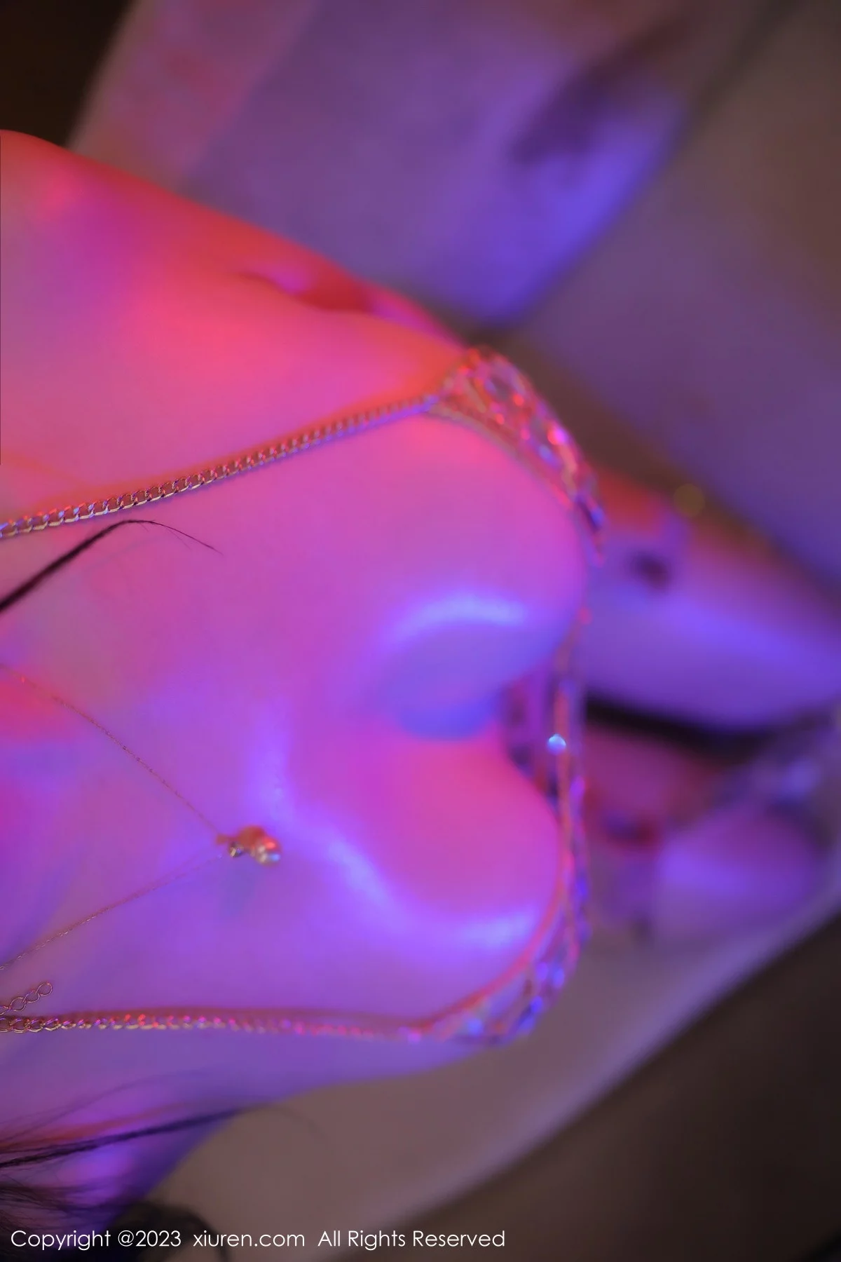 XiuRen第7058期_模特大美妞儿性感链子比基尼服饰秀丰满身材油亮肌肤诱惑写真77P