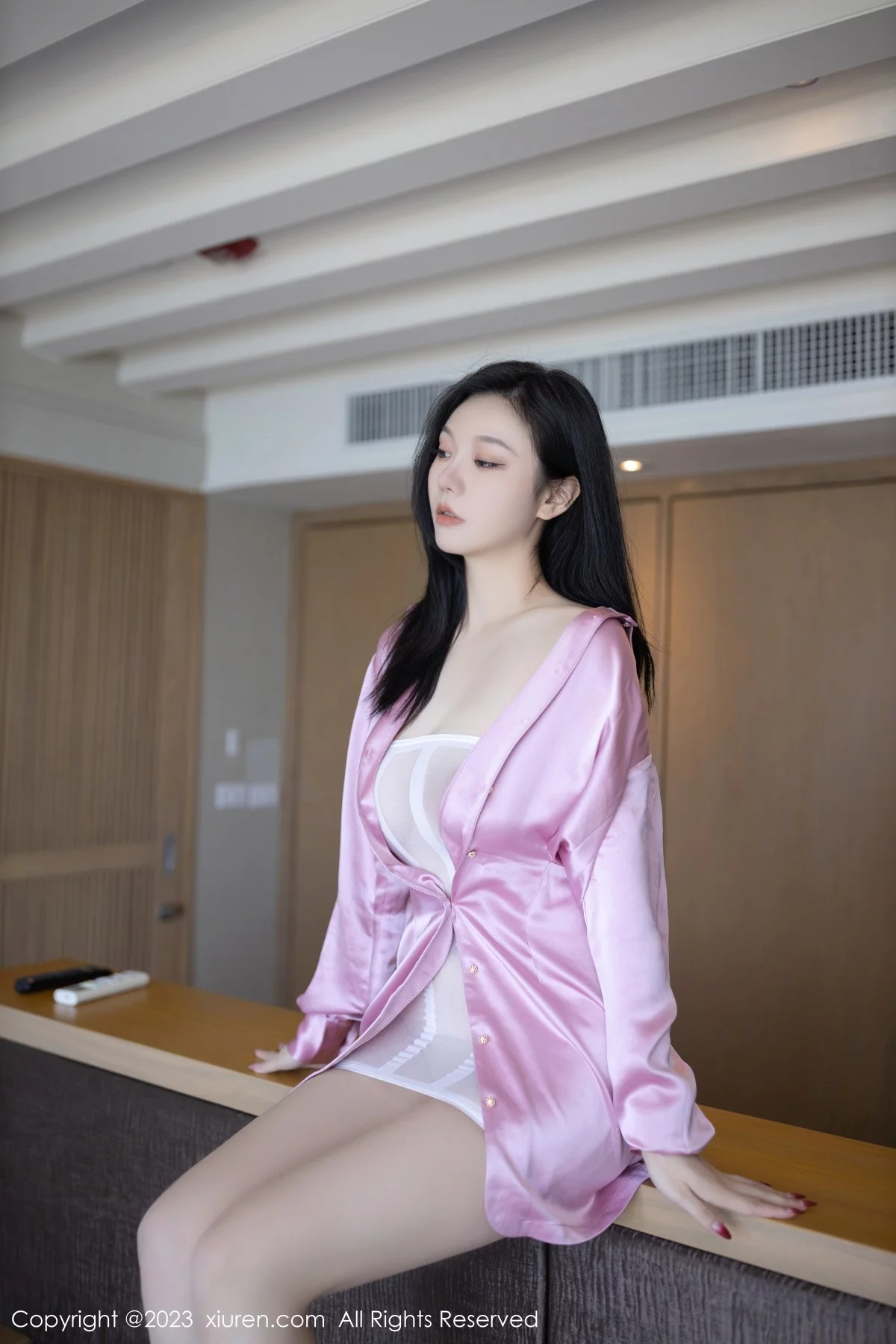 XiuRen第7063期_模特安然anran粉色上衣露性感白色轻透内衣秀曼妙身姿诱惑写真81P