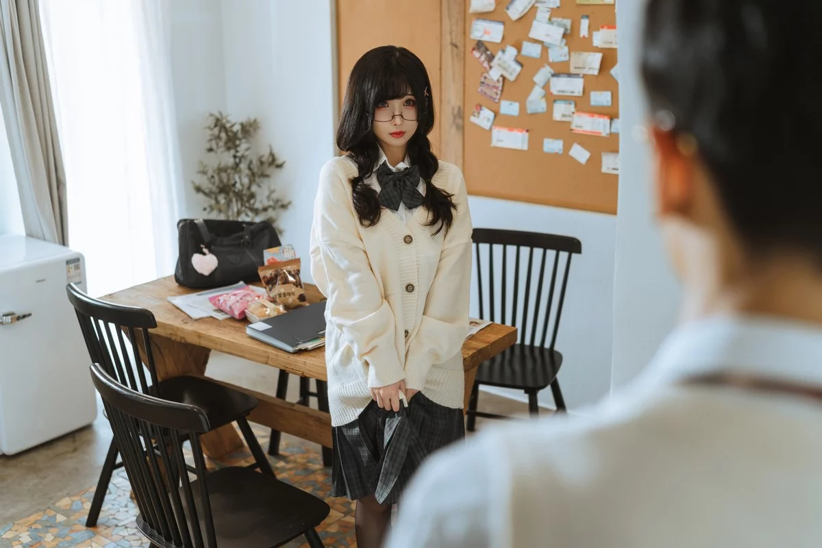 网络美女rioko凉凉子我的青梅主题私房半脱露超薄黑丝配粉色蕾丝内衣诱惑写真94P