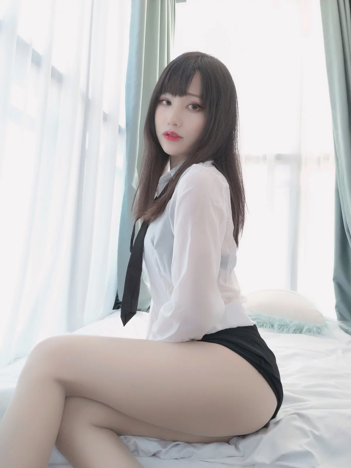 网络美女木之本果秘书下班后主题性感薄透白T配黑短裙秀惹火身材撩人诱惑写真108P