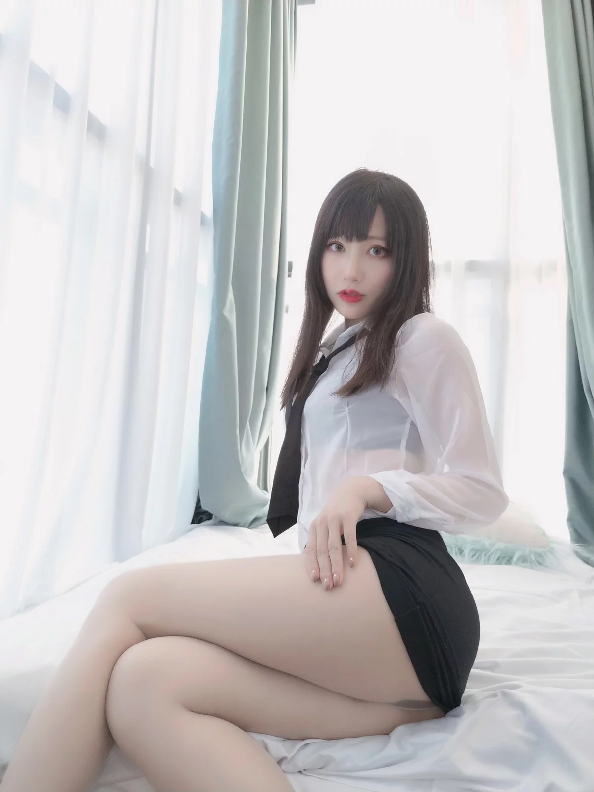网络美女木之本果秘书下班后主题性感薄透白T配黑短裙秀惹火身材撩人诱惑写真108P