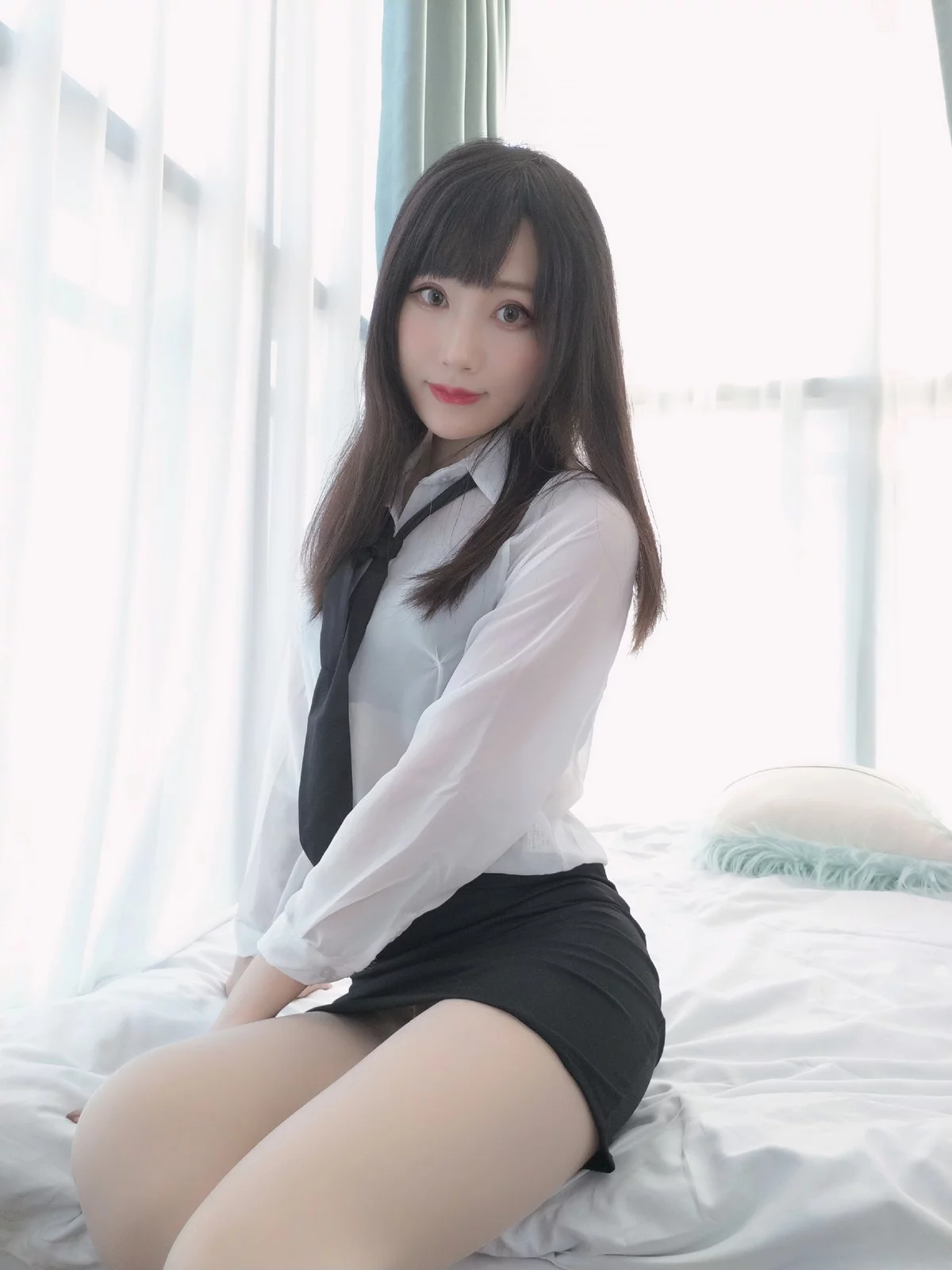 网络美女木之本果秘书下班后主题性感薄透白T配黑短裙秀惹火身材撩人诱惑写真108P