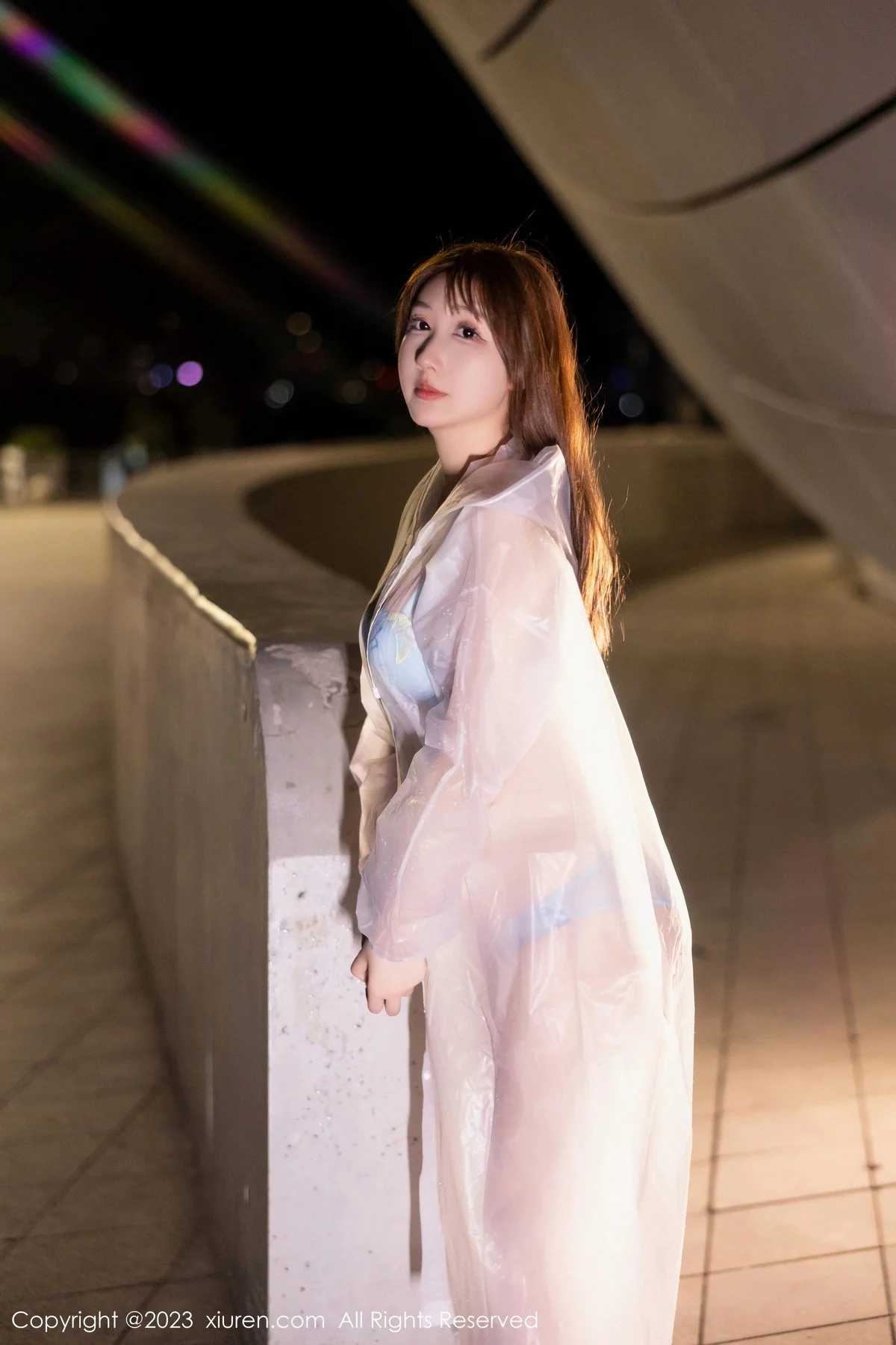 XiuRen第7072期_模特江真真户外绿灰卫衣+性感蓝色蕾丝内衣秀完美身材诱惑写真80P