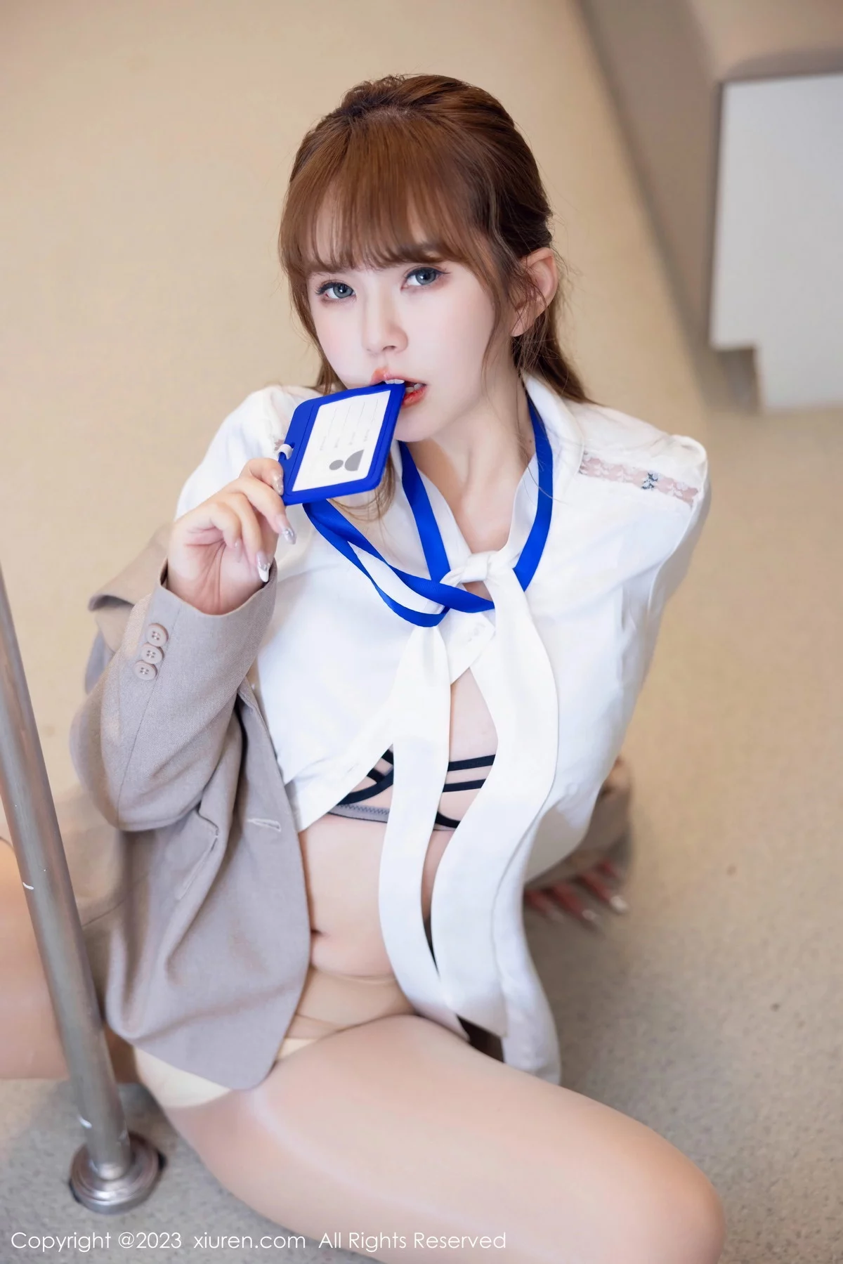 XiuRen第7073期_模特张思允Nice性感杏色Ol职业装半脱秀丰满身材迷人诱惑写真89P