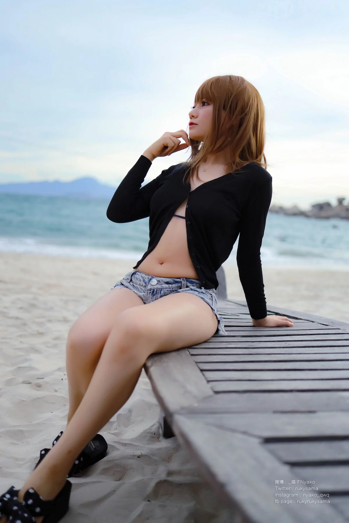 网络美女Nyako喵子夏之彼女主题泳池性感黑色比基尼秀完美身材迷人诱惑写真148P