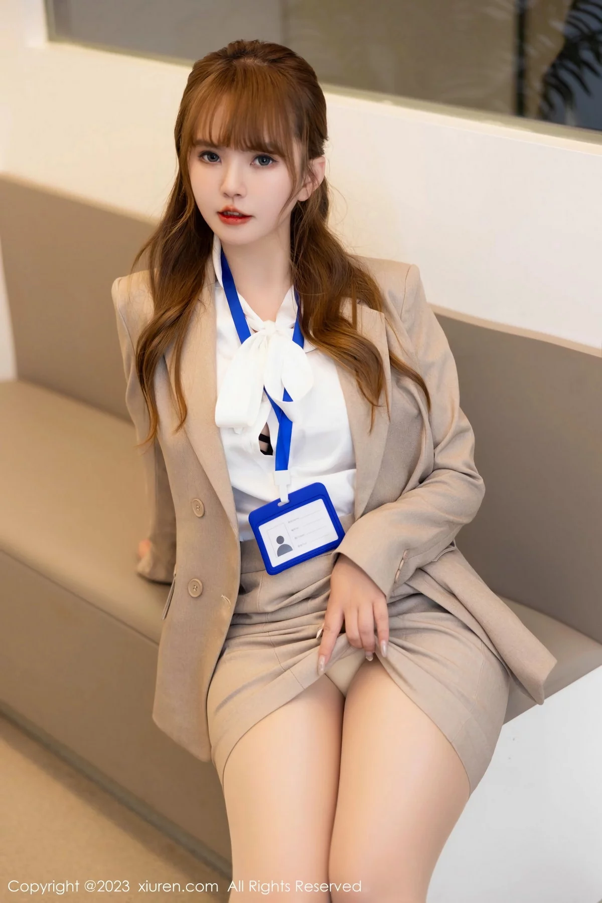 XiuRen第7073期_模特张思允Nice性感杏色Ol职业装半脱秀丰满身材迷人诱惑写真89P