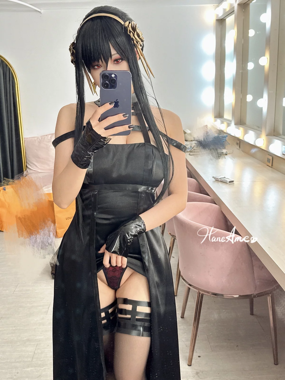 Coser美女雨波_HaneAme间谍家家酒主题性感宝石内衣+黑色情趣内衣丰满诱惑写真110P