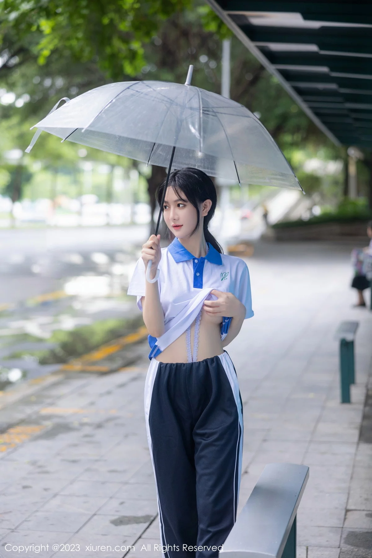 XiuRen第7085期_模特幼幼性感学妹装扮半脱露蕾丝内衣秀完美身材迷人诱惑写真102P