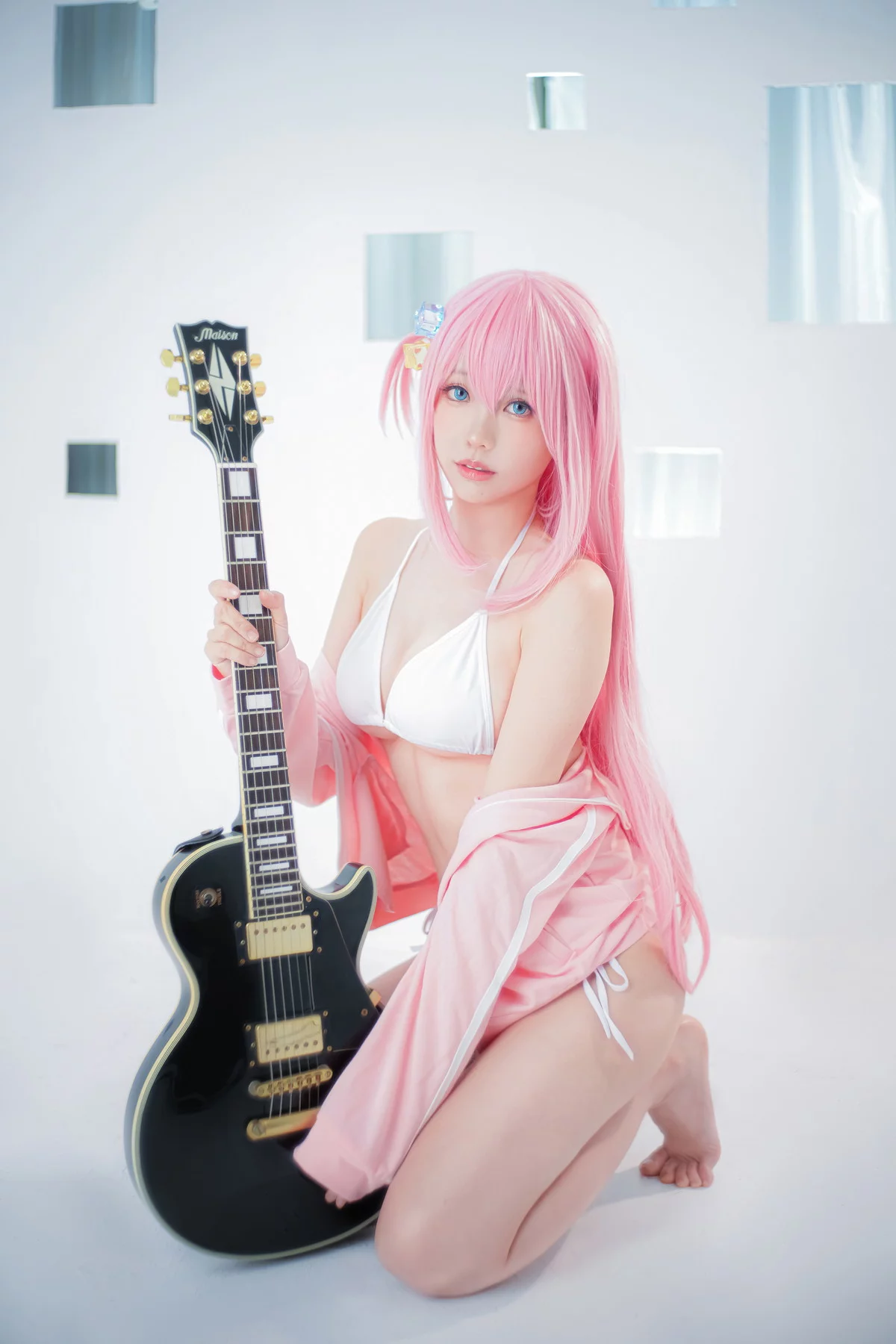 Coser妹子Ely_eee-2023.May D-Hitori Goto主题脱粉色外衣露性感白色内衣诱惑写真31P