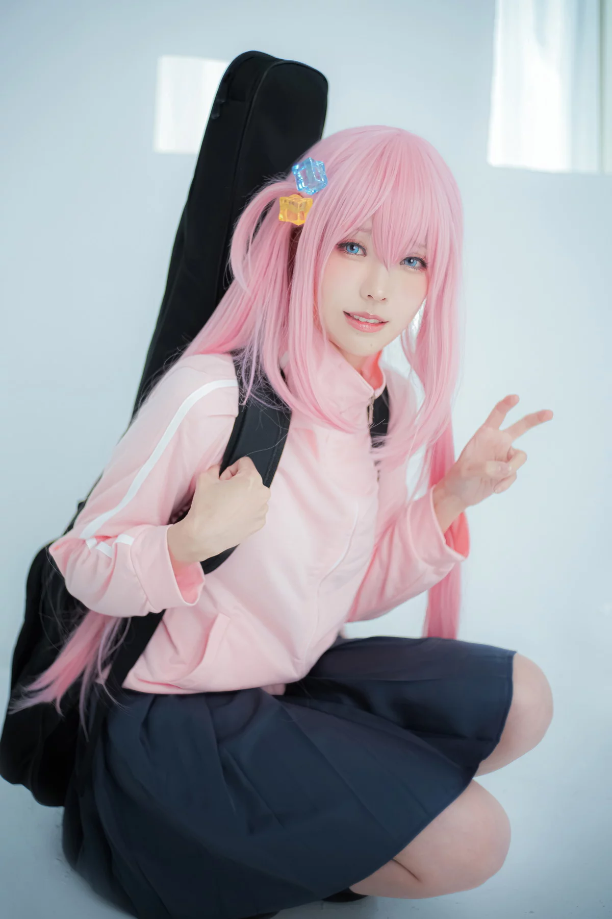Coser妹子Ely_eee-2023.May D-Hitori Goto主题脱粉色外衣露性感白色内衣诱惑写真31P