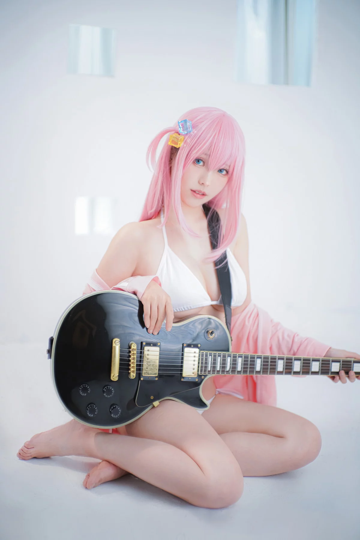 Coser妹子Ely_eee-2023.May D-Hitori Goto主题脱粉色外衣露性感白色内衣诱惑写真31P