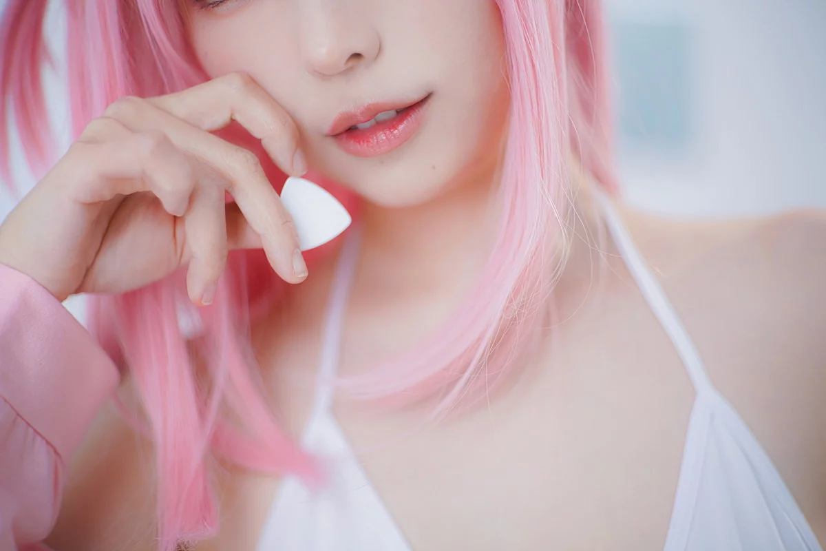 Coser妹子Ely_eee-2023.May D-Hitori Goto主题脱粉色外衣露性感白色内衣诱惑写真31P