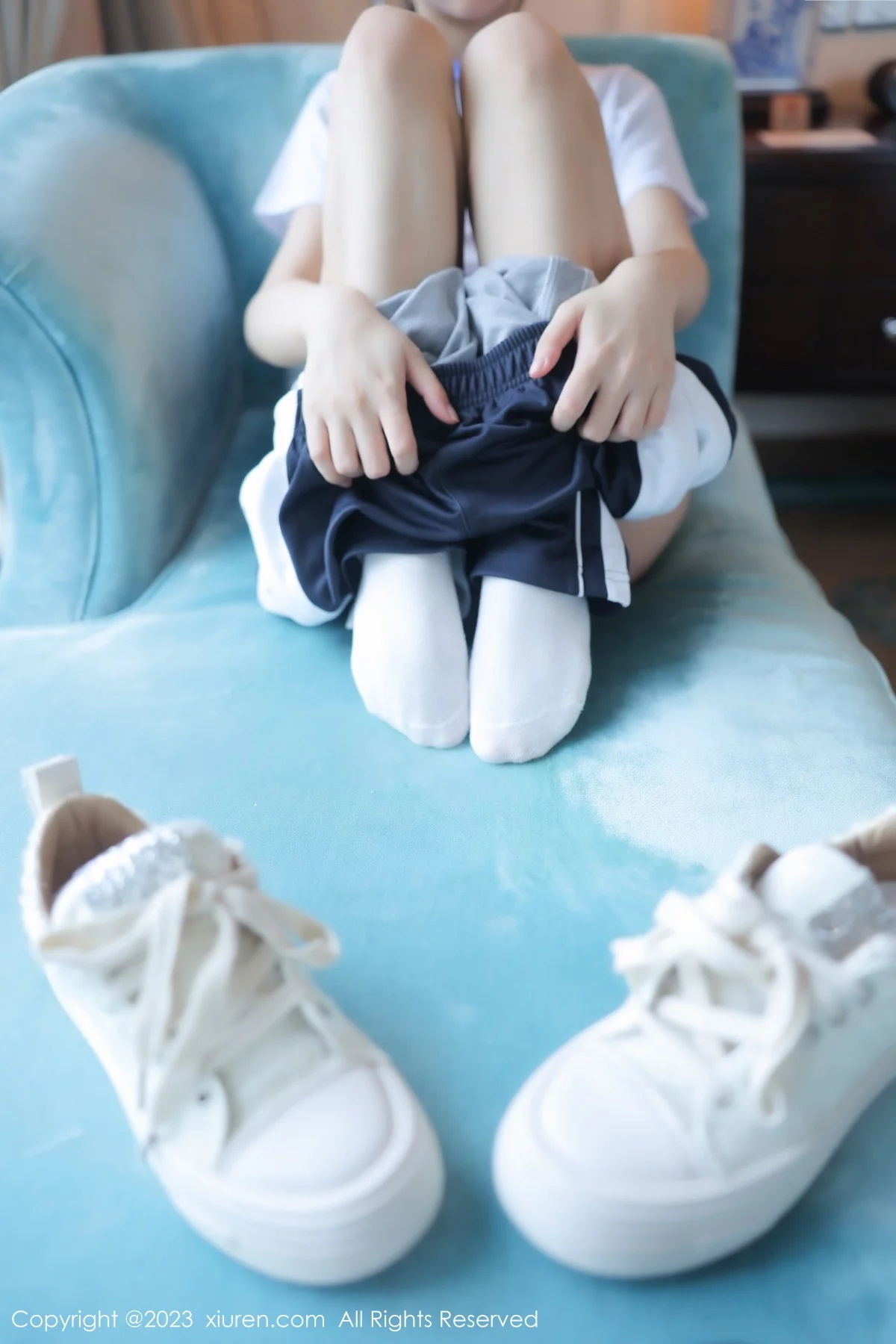XiuRen第7085期_模特幼幼性感学妹装扮半脱露蕾丝内衣秀完美身材迷人诱惑写真102P