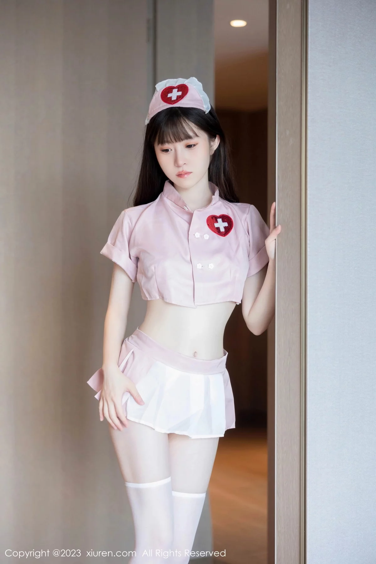 XiuRen第7090期_模特林悠悠性感粉色情趣护士服配白色丝袜秀曼妙身姿诱惑写真79P