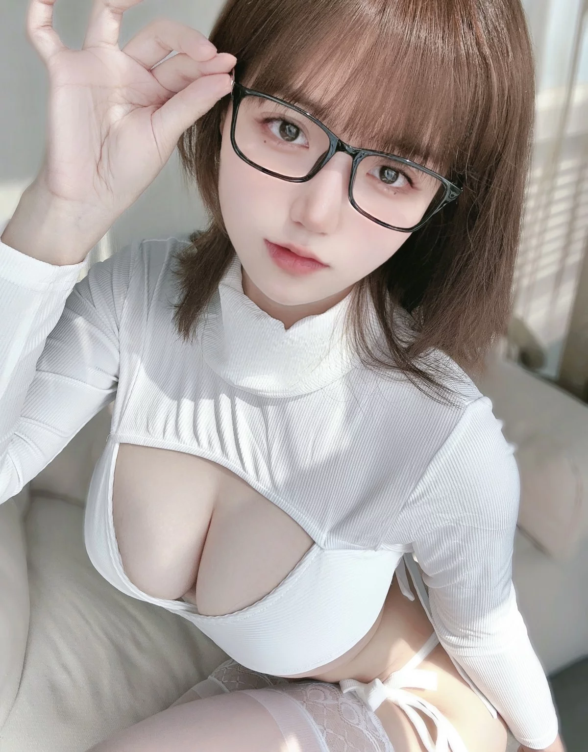 动漫博主小仓千代w-03月fantia合集主题私房性感服饰系列秀丰满身材诱惑写真104P