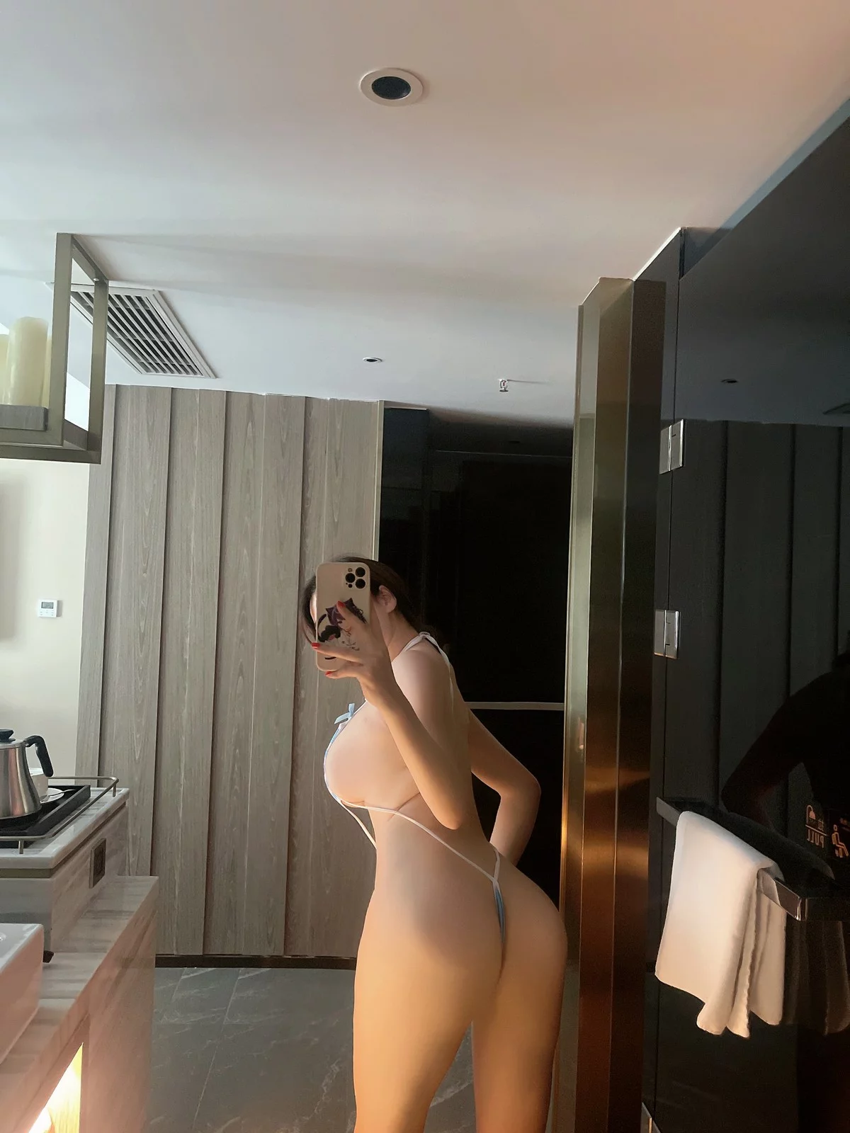 网红小姐姐奶宝妹纸羞耻的辣妹主题私房性感三点式内衣秀豪乳翘臀诱惑写真60P