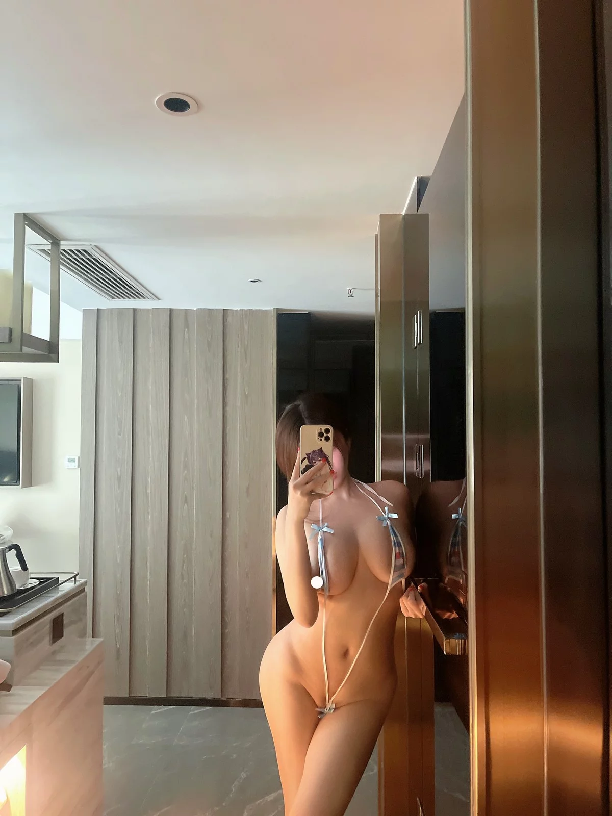 网红小姐姐奶宝妹纸羞耻的辣妹主题私房性感三点式内衣秀豪乳翘臀诱惑写真60P