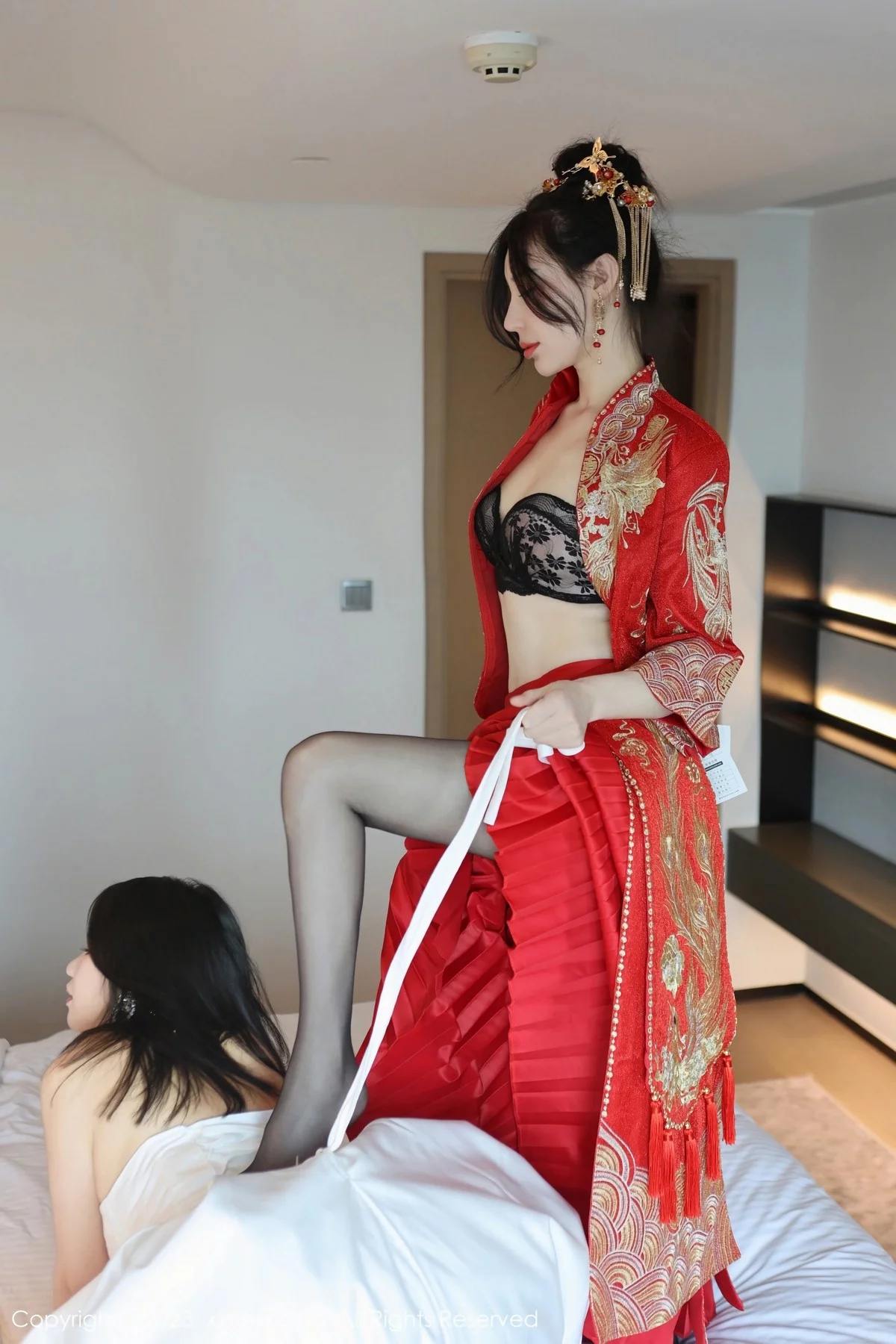 XiuRen第6957期_模特合集王曼柔私房性感内衣配原色丝袜秀曼妙身姿诱惑写真85P
