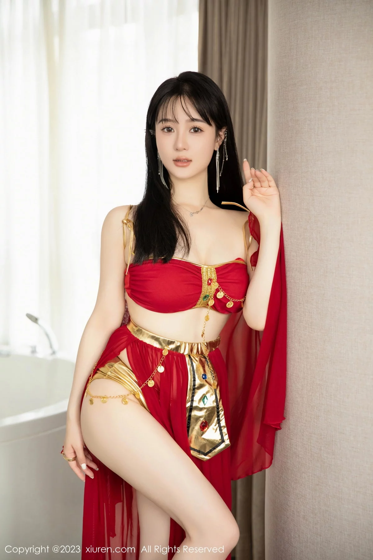 XiuRen第7103期_模特柚琪Rich私房脱性感红色西域舞服秀曼妙身姿撩人诱惑写真74P