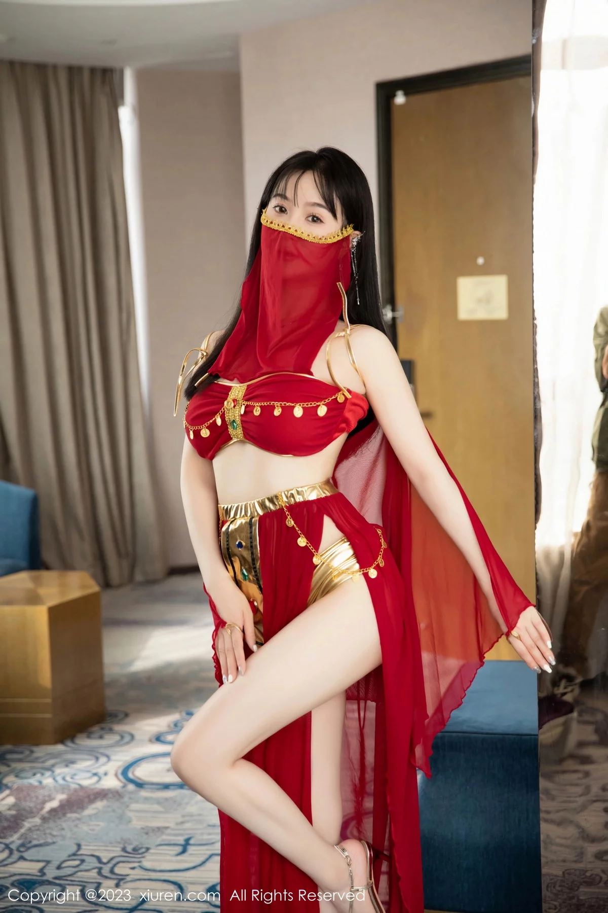 XiuRen第7103期_模特柚琪Rich私房脱性感红色西域舞服秀曼妙身姿撩人诱惑写真74P