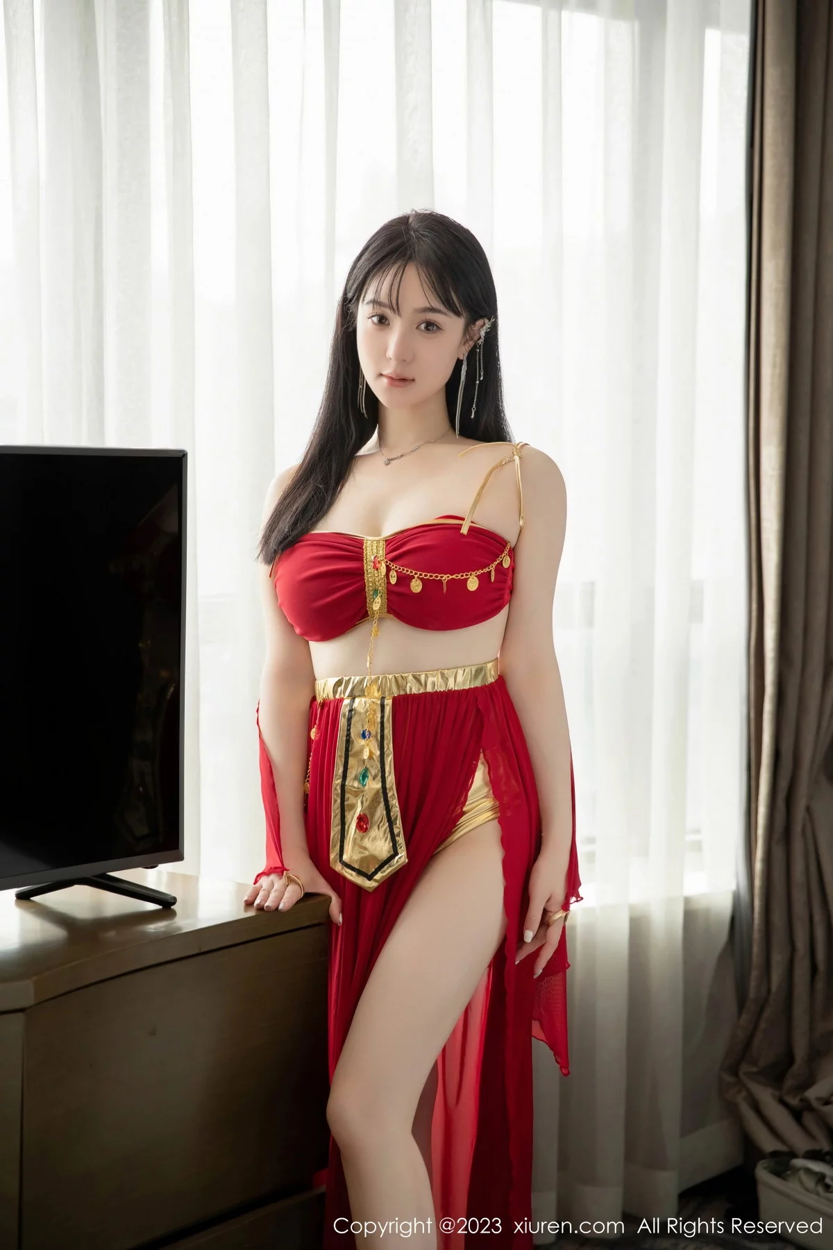 XiuRen第7103期_模特柚琪Rich私房脱性感红色西域舞服秀曼妙身姿撩人诱惑写真74P